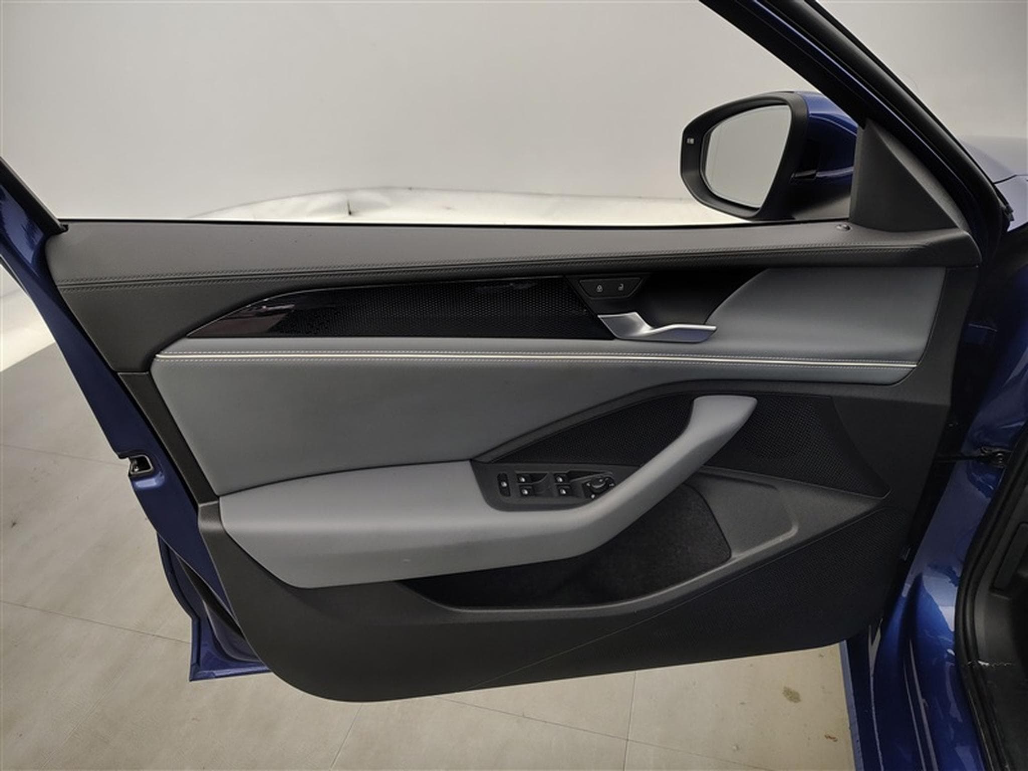 VW Passat 2.0 TDi 150cv DSG Elegance NAVI / FULL LED / CUIR-ALCANTARA (2024) - Photo 17