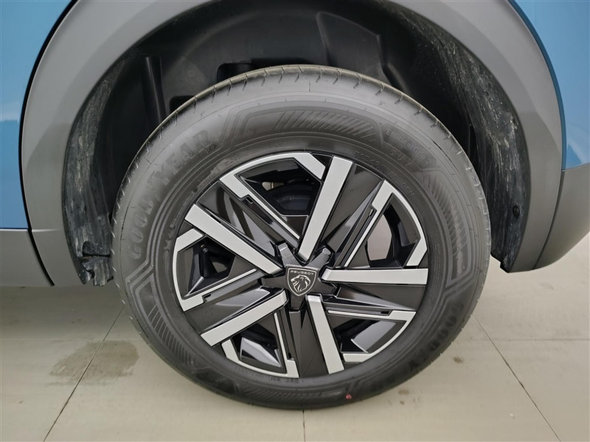 Peugeot 2008 1.2 Turbo Style CARPLAY / FULL LED / PDC AR / JA 16" (2025) - Foto 6