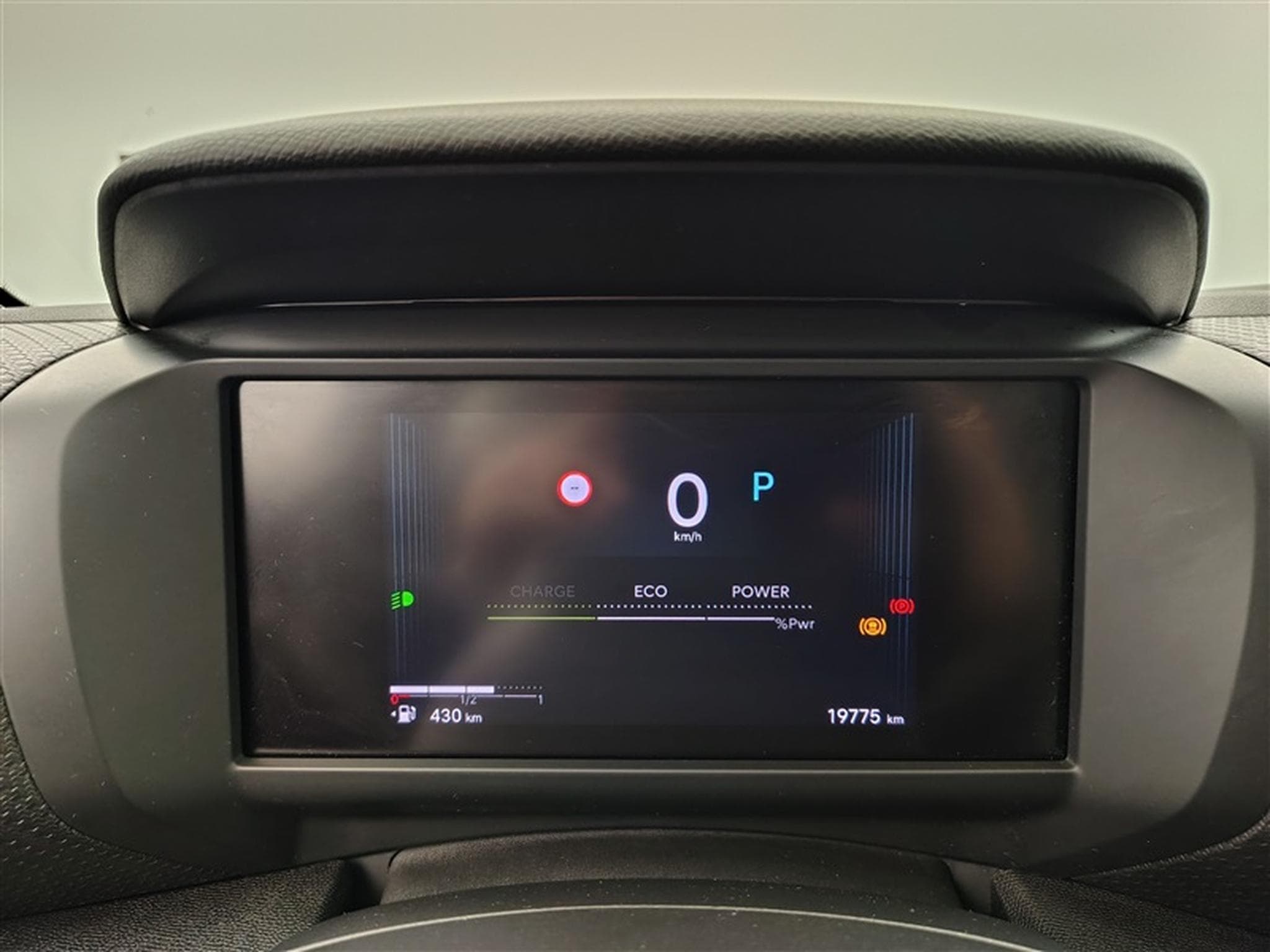 Citroen C4 1.2 Hybrid 145cv e-DCS6 Plus NAVI / FULL LED / CAMERA (2025) - Foto 10