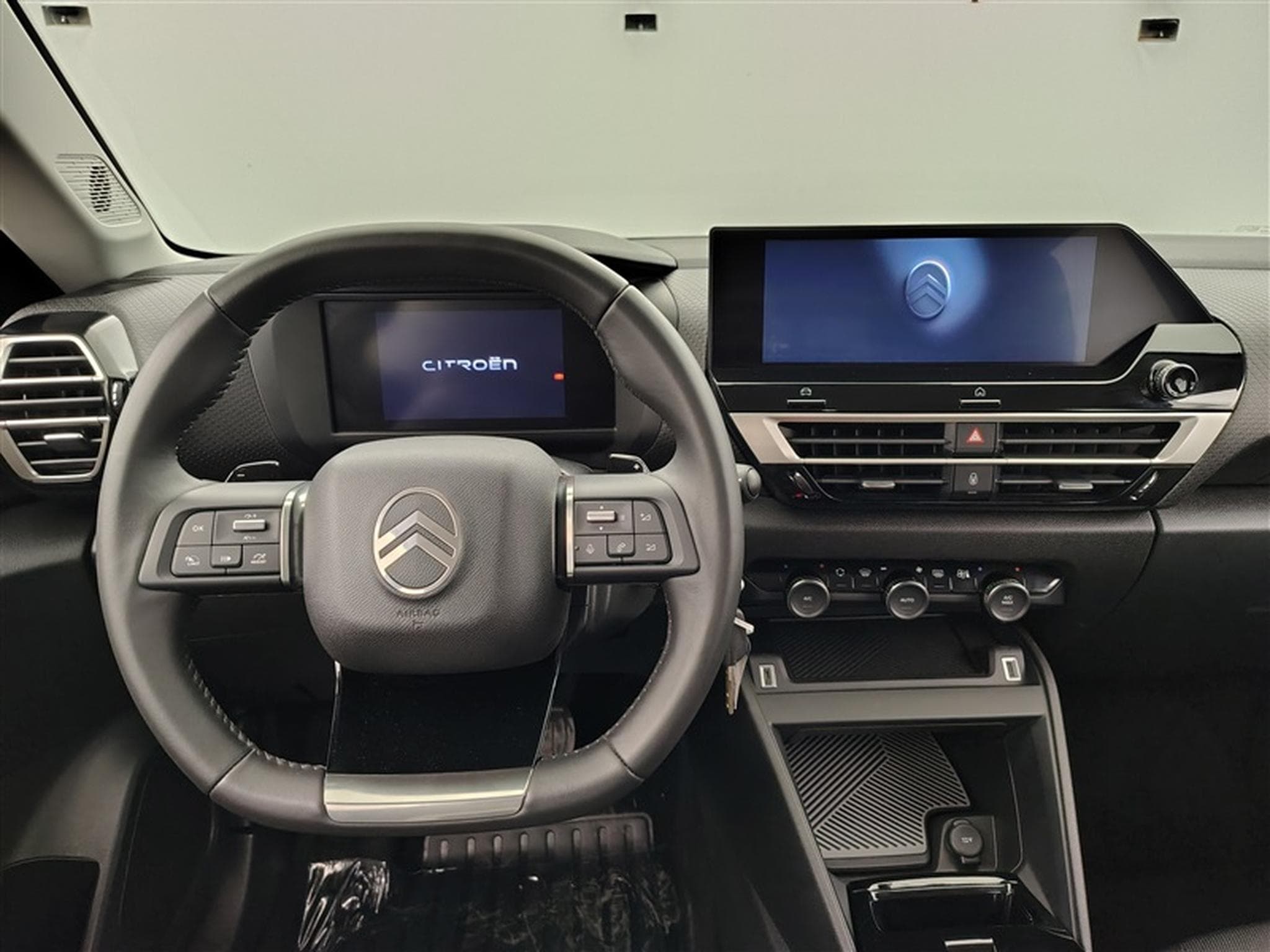 Citroen C4 1.2 Hybrid 145cv e-DCS6 Plus NAVI / FULL LED / CAMERA (2025) - Foto 9