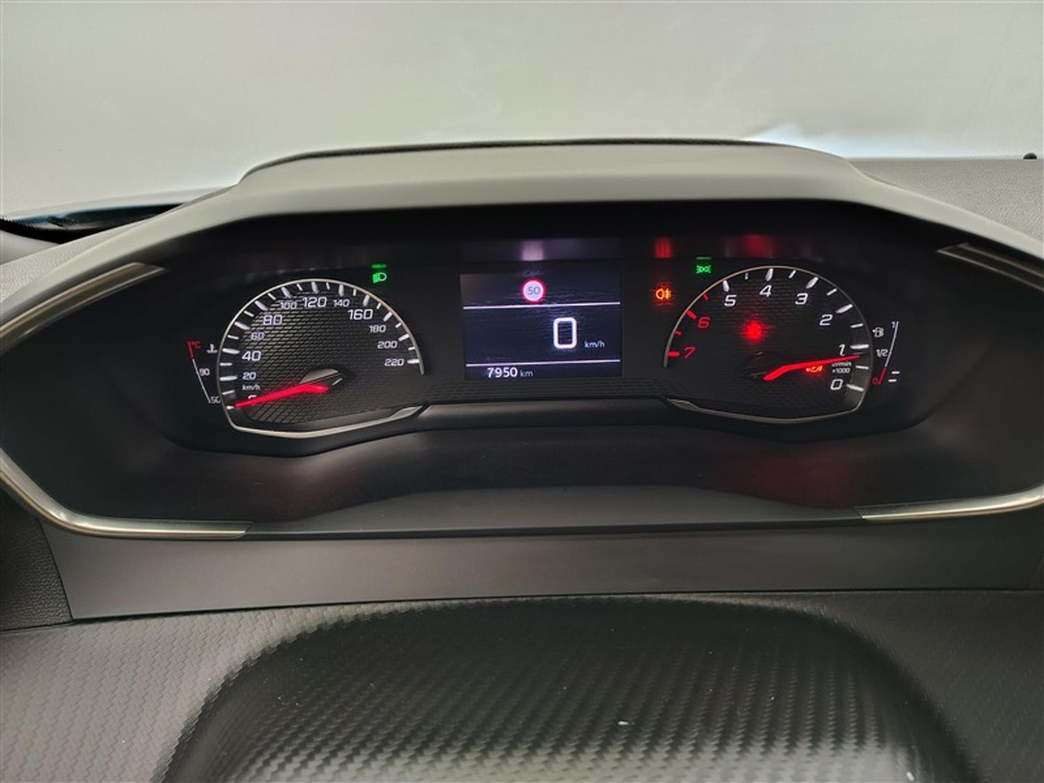 Peugeot 2008 1.2 Turbo Style CARPLAY / FULL LED / PDC AR / JA 16" (2025) - Foto 10