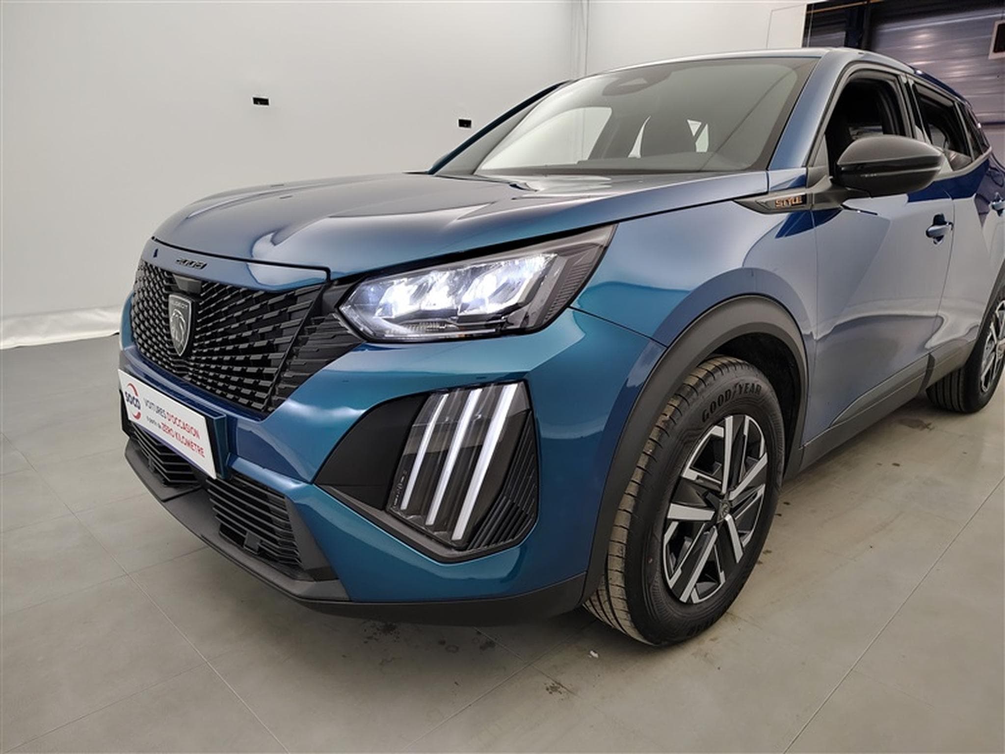 Peugeot 2008 1.2 Turbo Style CARPLAY / FULL LED / PDC AR / JA 16" (2025) - Foto 15