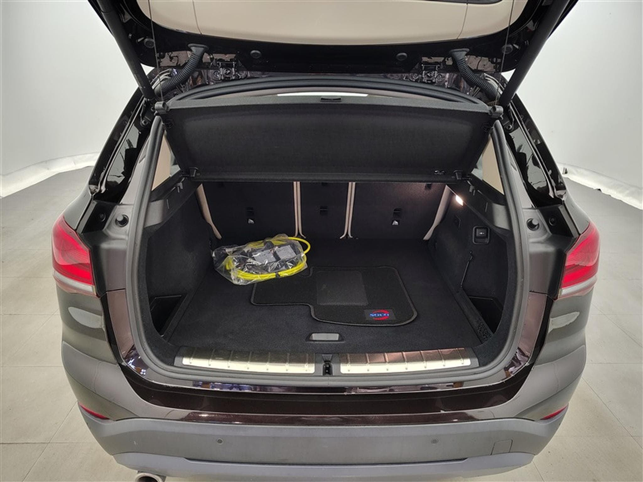 BMW X1 PHEV 1.5iA xDrive25e NAVI / FULL LED / CUIR SPORT (2021) - Foto 14