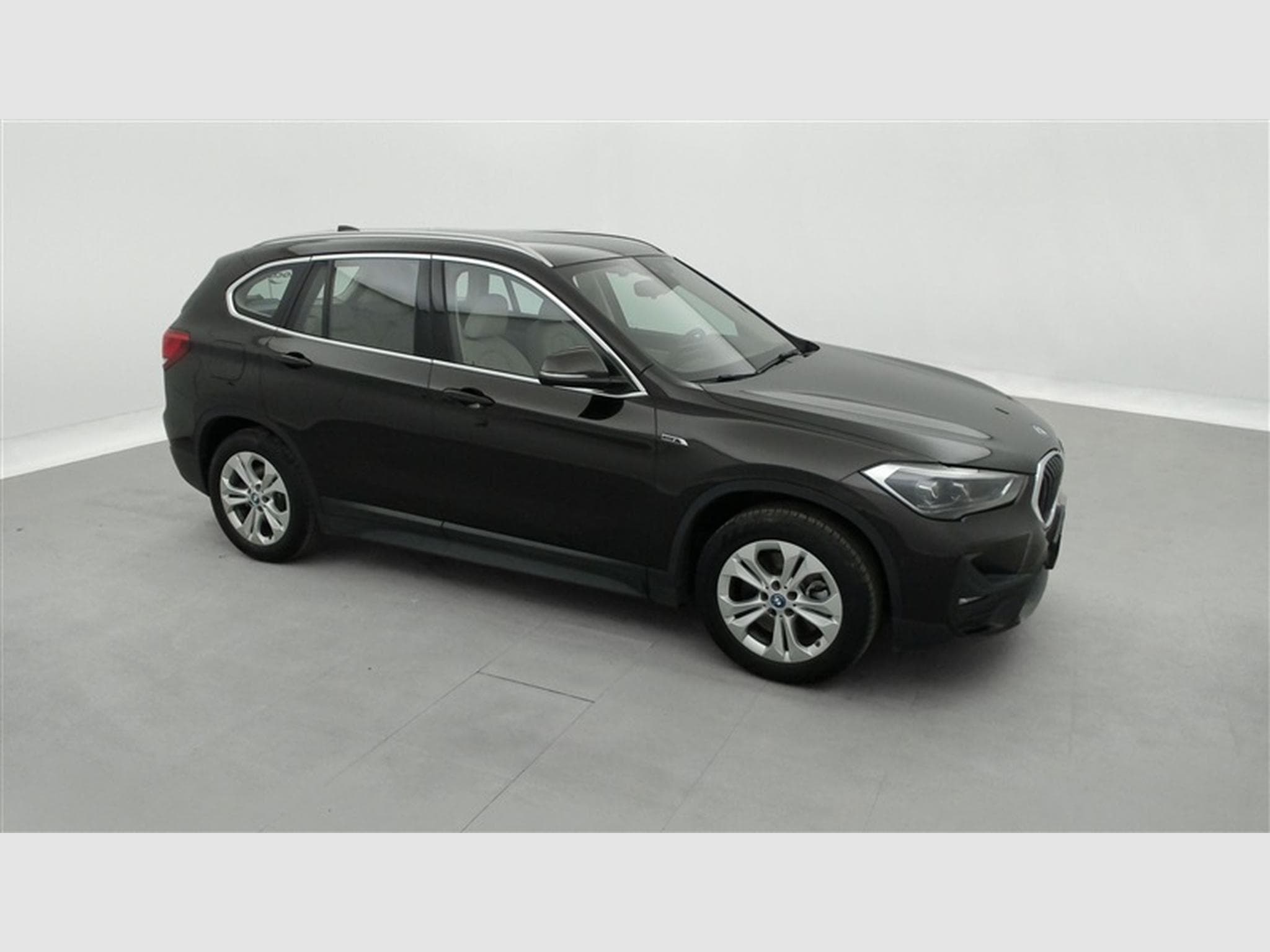 BMW X1 PHEV 1.5iA xDrive25e NAVI / FULL LED / CUIR SPORT (2021) - Foto 23