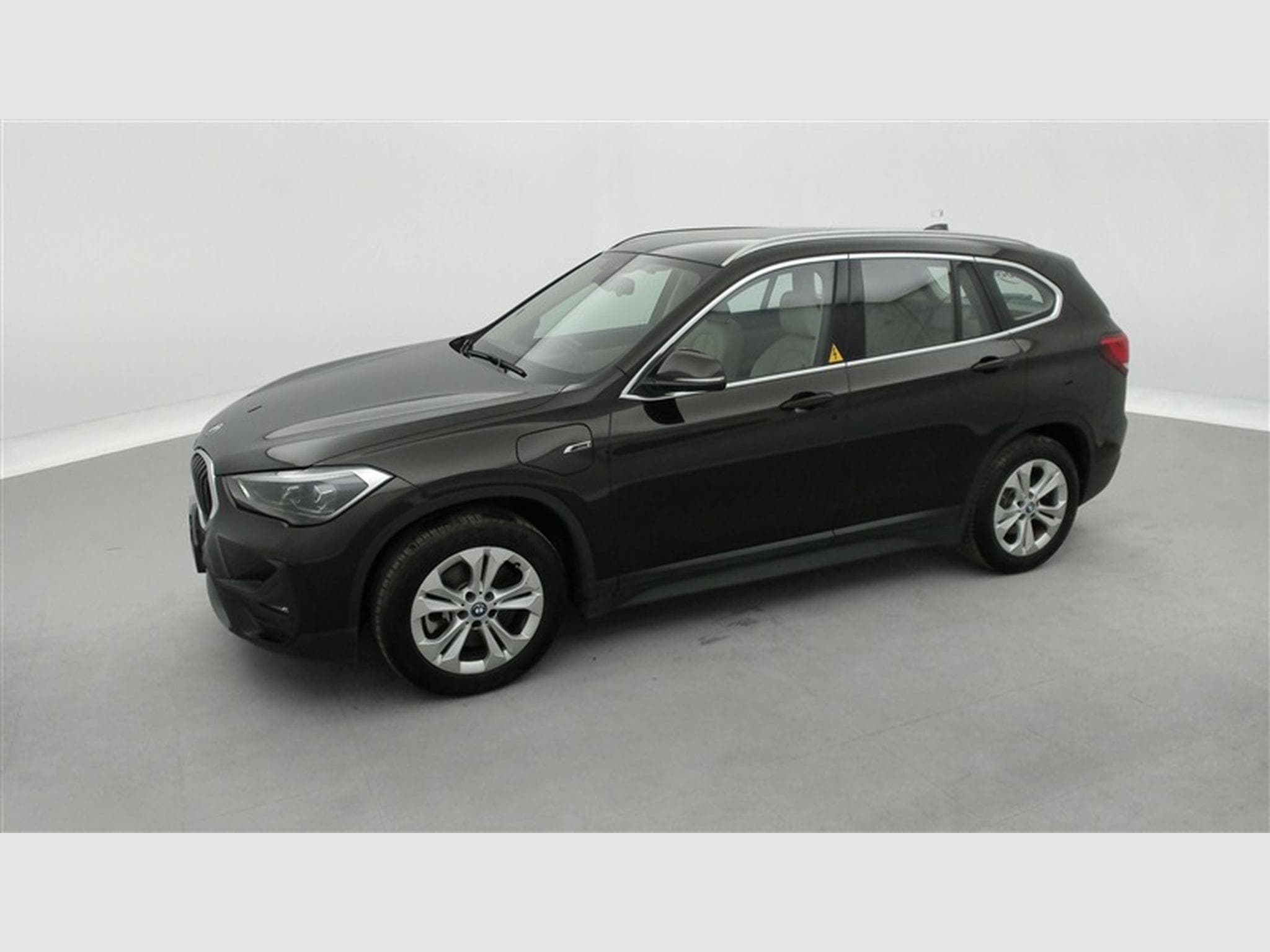 BMW X1 PHEV 1.5iA xDrive25e NAVI / FULL LED / CUIR SPORT (2021) - Foto 21