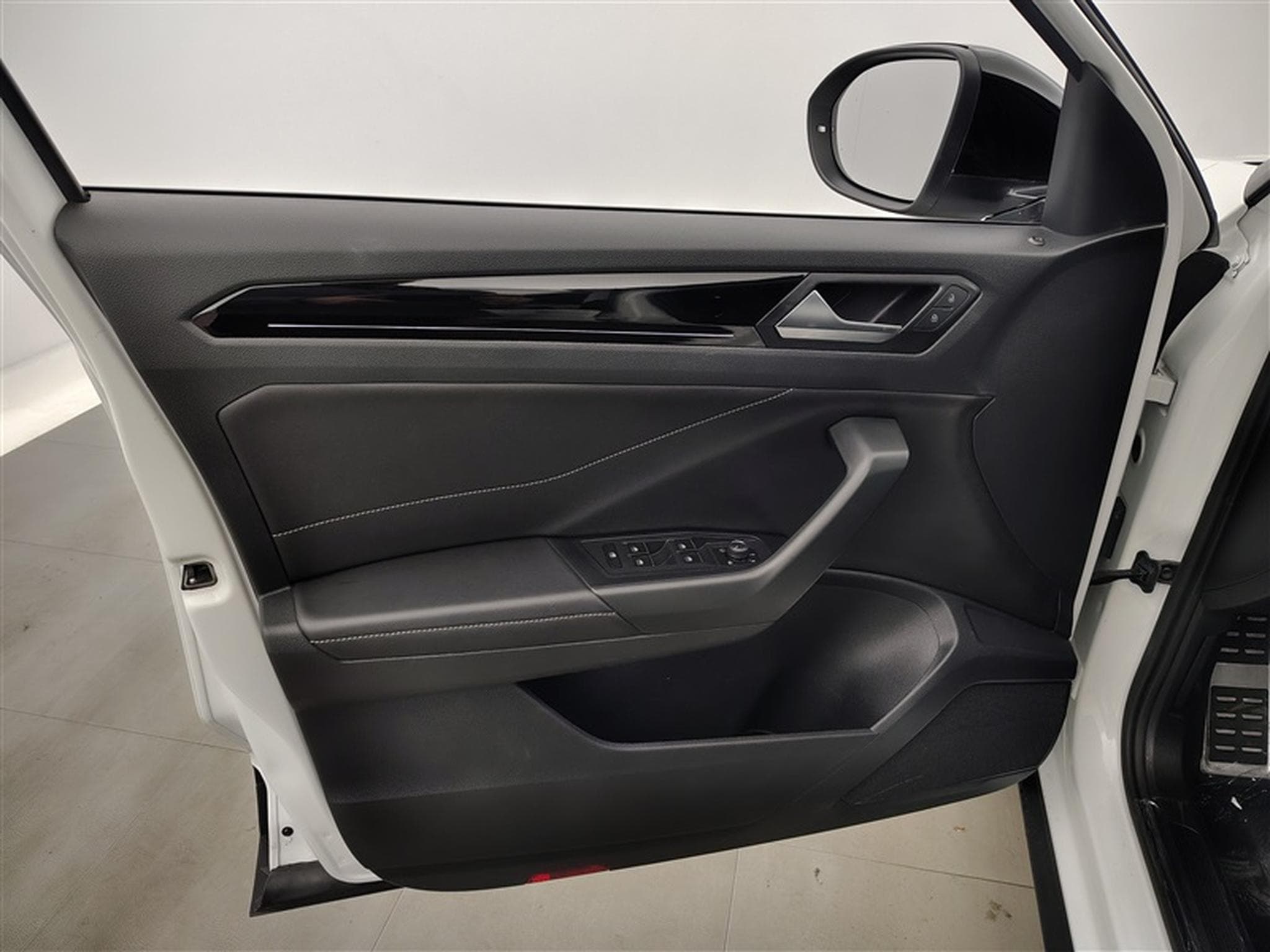 VW T-Roc 1.5 TSI ACT Style OPF DSG (2023) - Foto 16