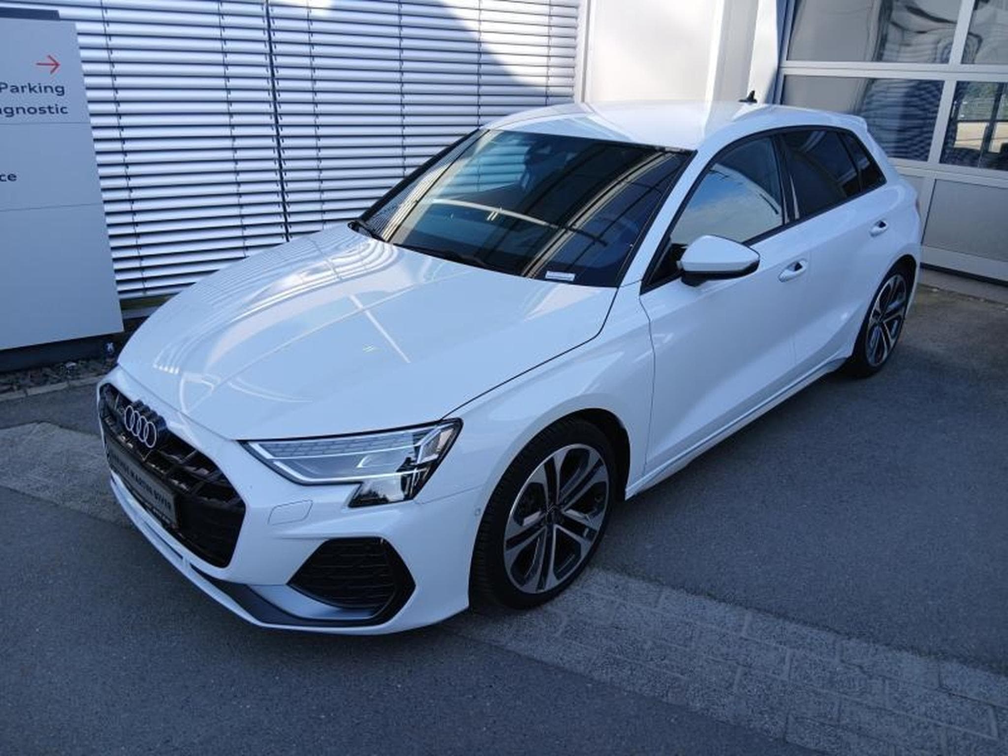 Audi A3 Sportback S-line 35 TDI s-tronic (2025) - Photo 1