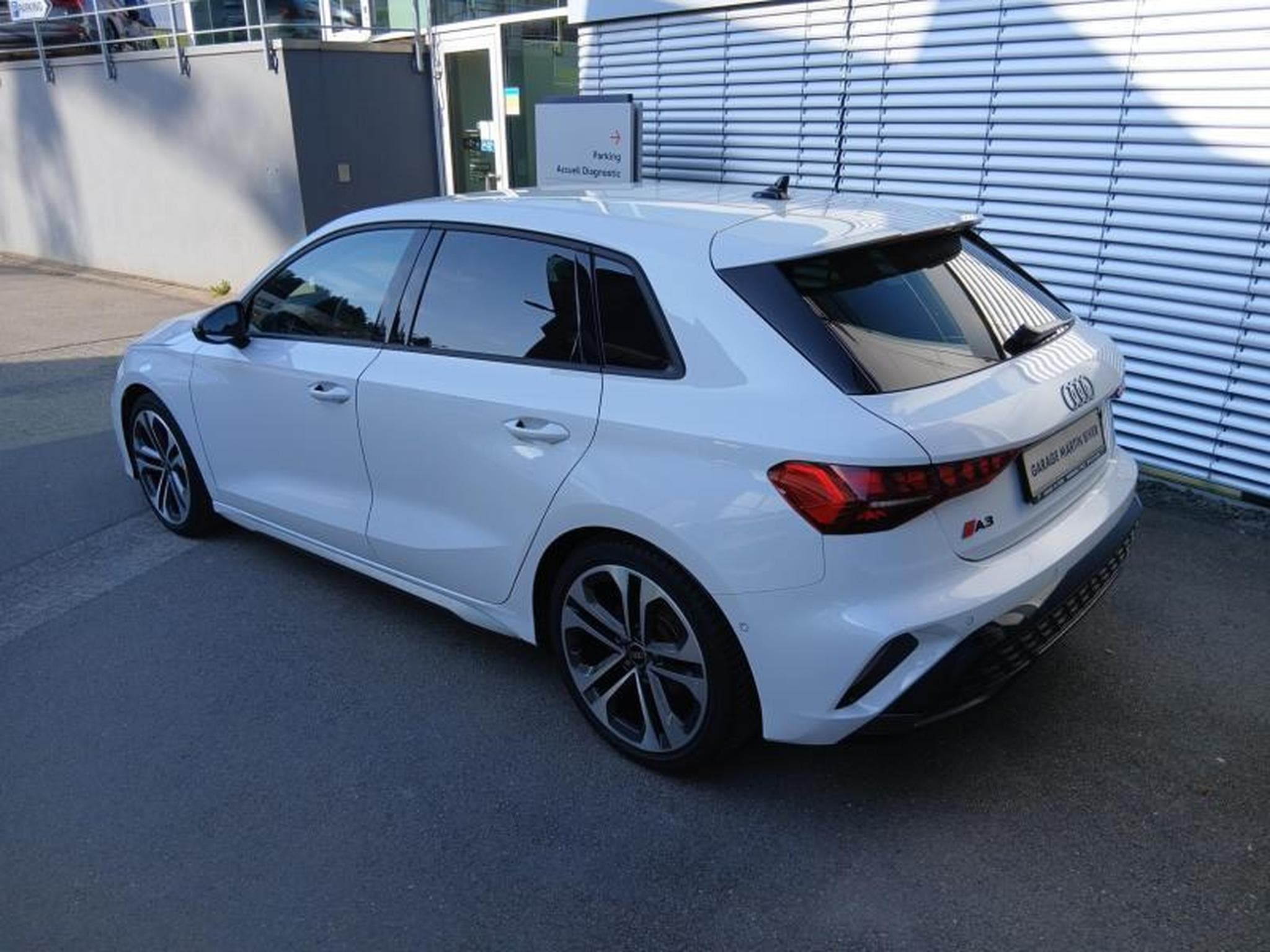 Audi A3 Sportback S-line 35 TDI s-tronic (2025) - Photo 2