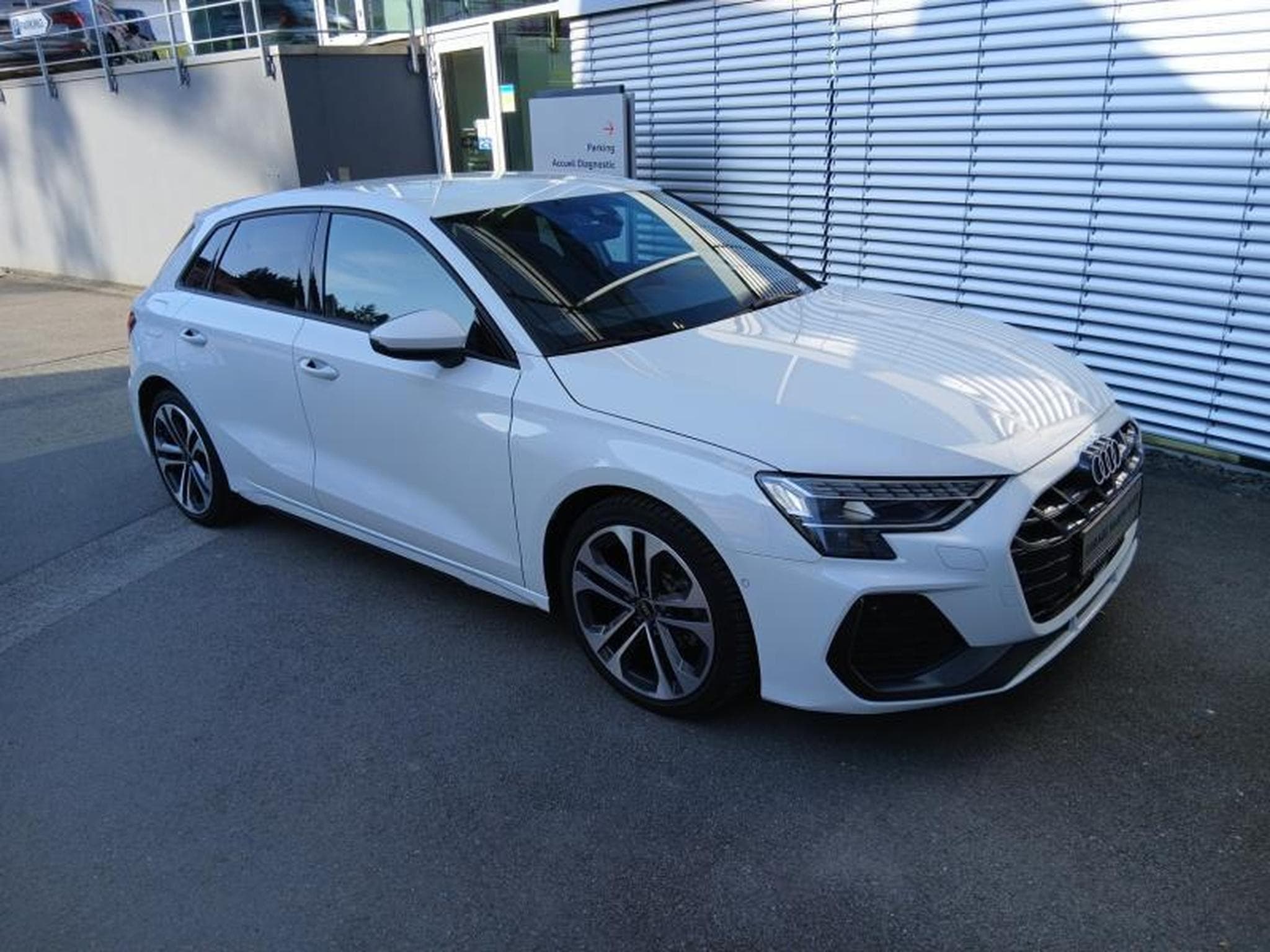 Audi A3 Sportback S-line 35 TDI s-tronic (2025) - Photo 5