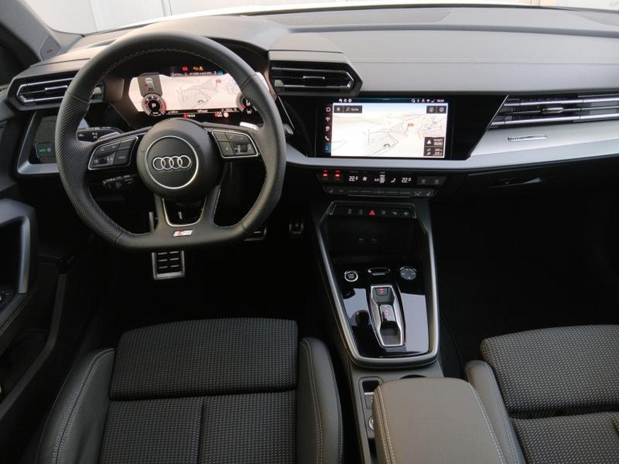 Audi A3 Sportback S-line 35 TDI s-tronic (2025) - Photo 8