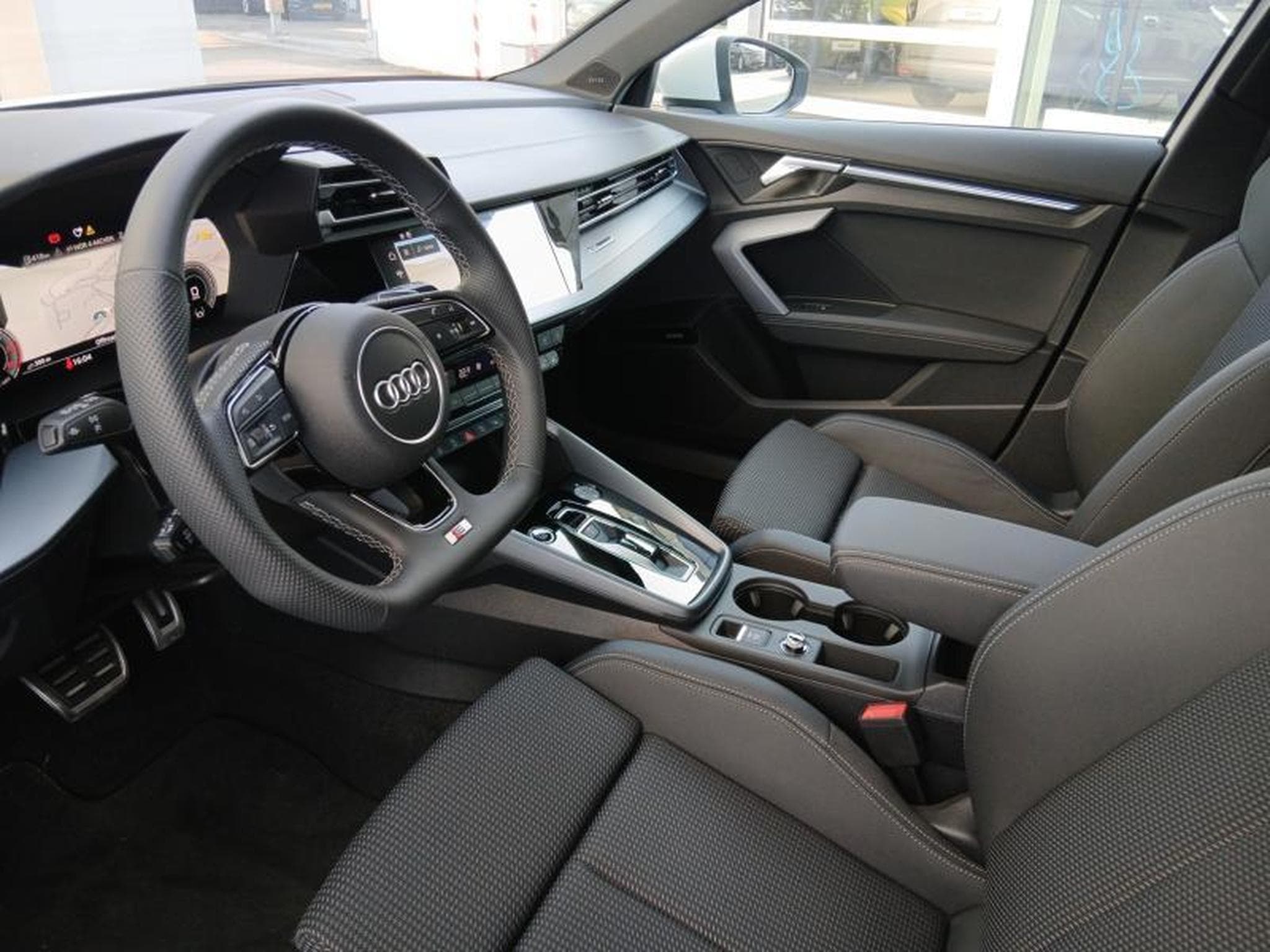 Audi A3 Sportback S-line 35 TDI s-tronic (2025) - Photo 9