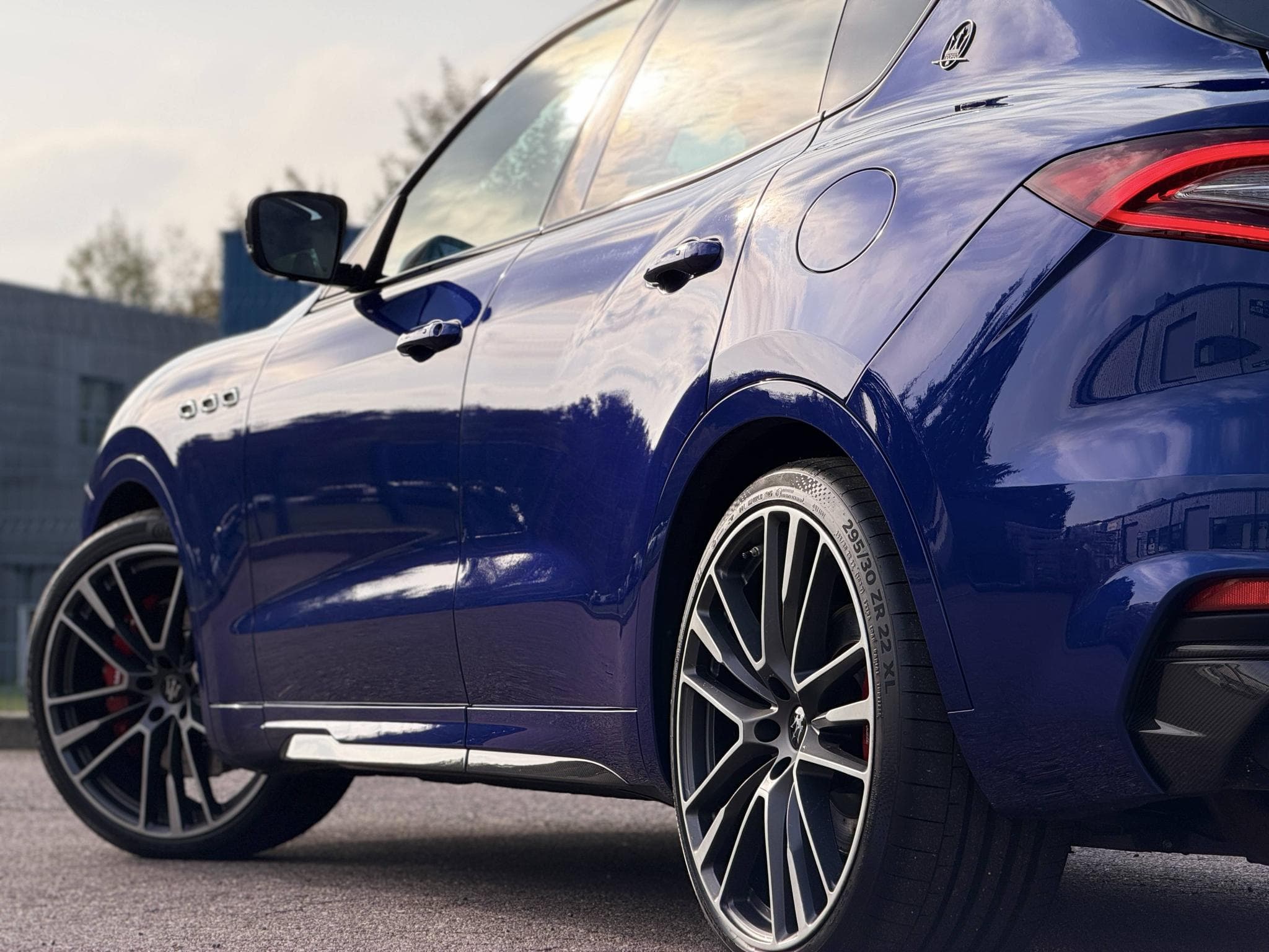 Maserati Levante Trofeo 3.8 V8 580ch / suivi complet réseau / config exceptio (2020) - Photo 21