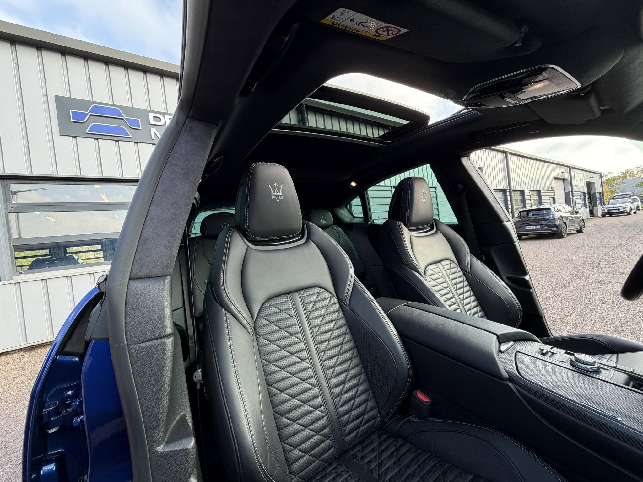 Maserati Levante Trofeo 3.8 V8 580ch / suivi complet réseau / config exceptio (2020) - Photo 35