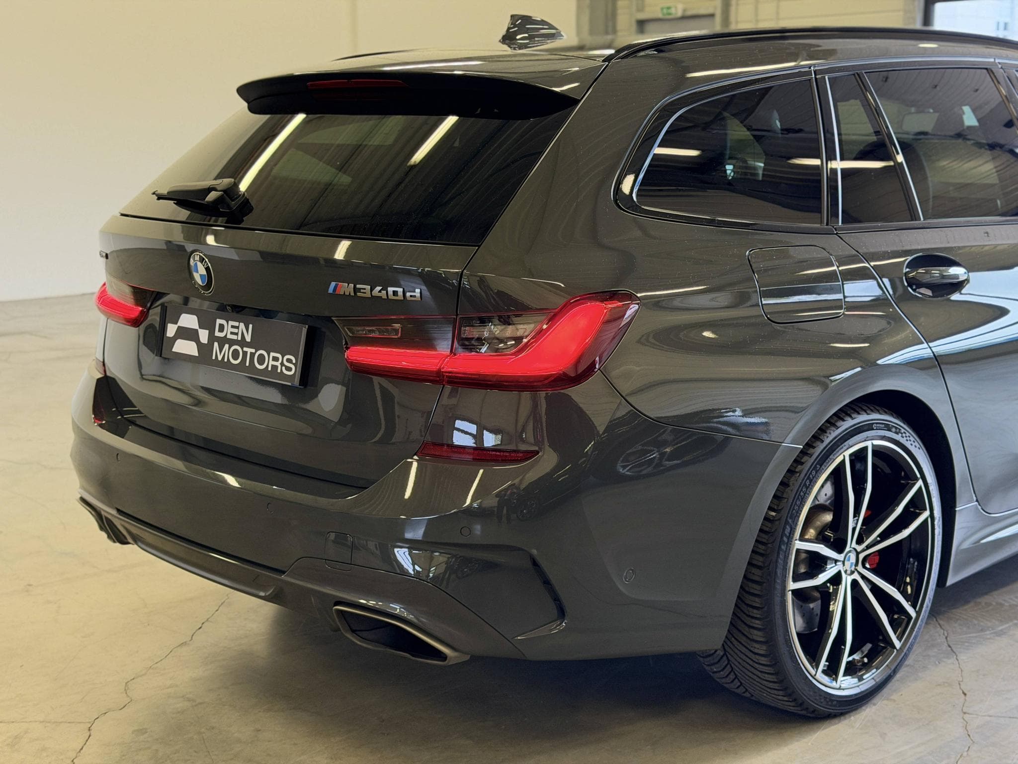 BMW Série 3 M340 d xDrive M340d 340ch / Dravitgrau / 17 125€ d'options / (2020) - Photo 16