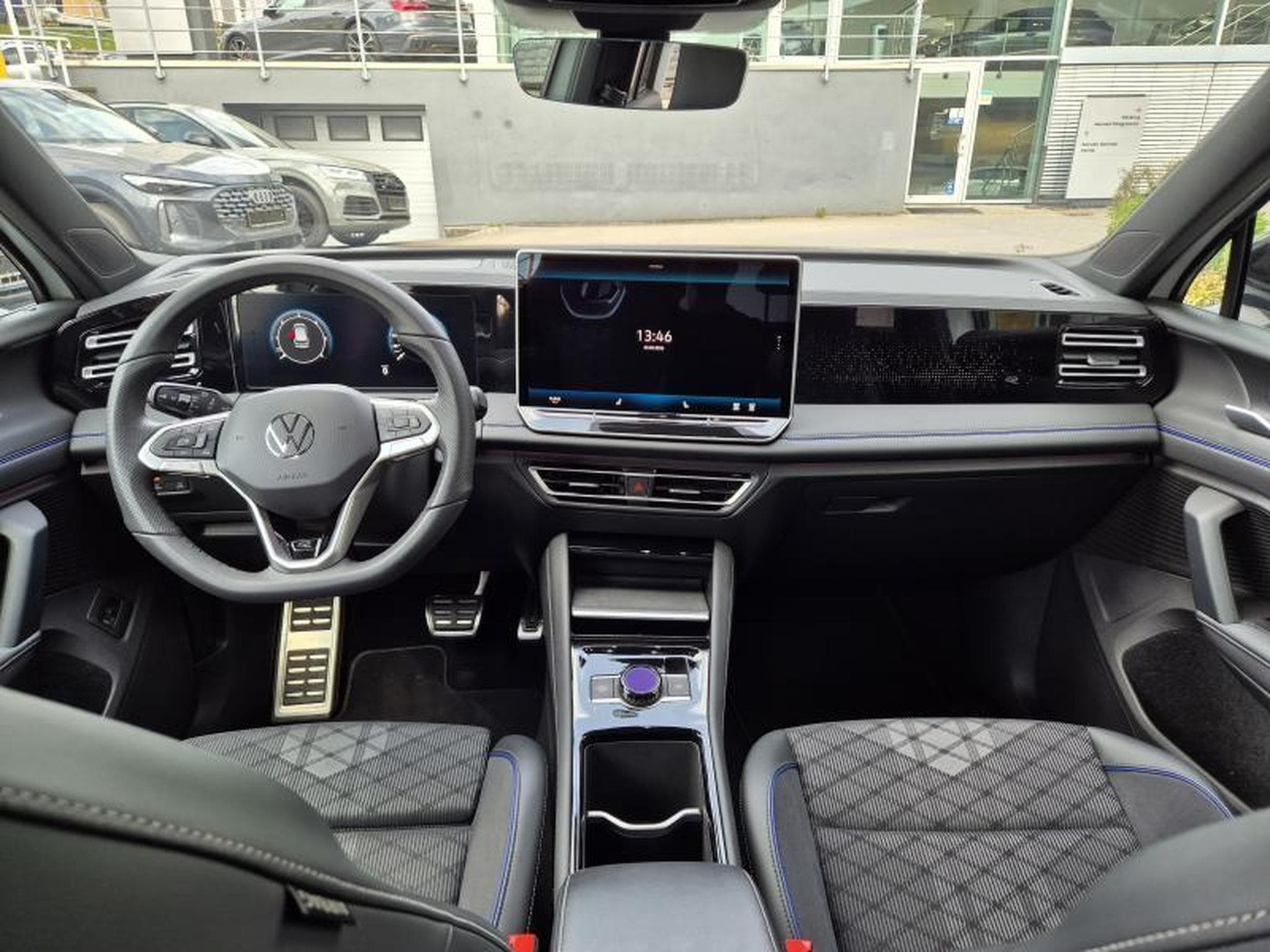 VW Tiguan R-line 2.0 TDI 4Motion DSG (2025) - Photo 6