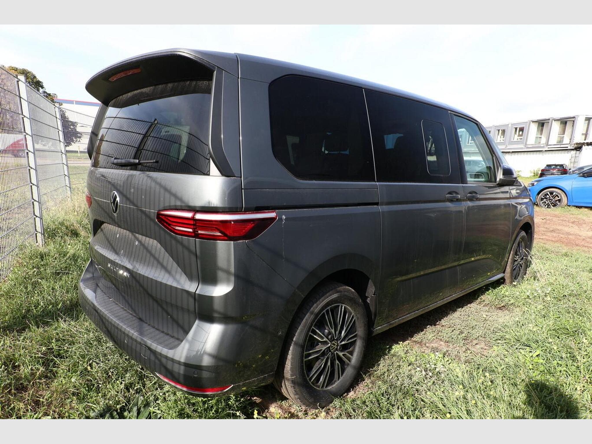 VW T7 LIFE (2026) - Photo 3