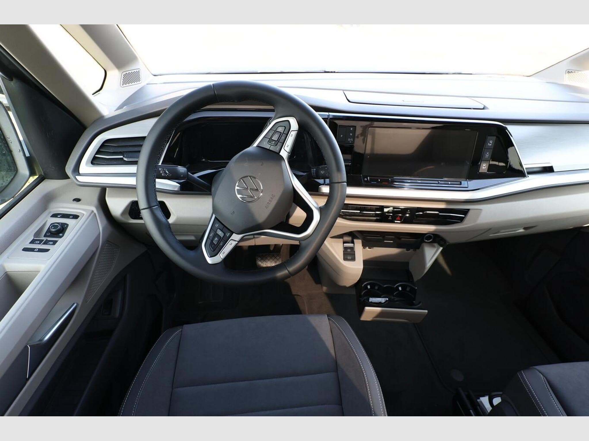 VW T7 LIFE (2026) - Photo 7