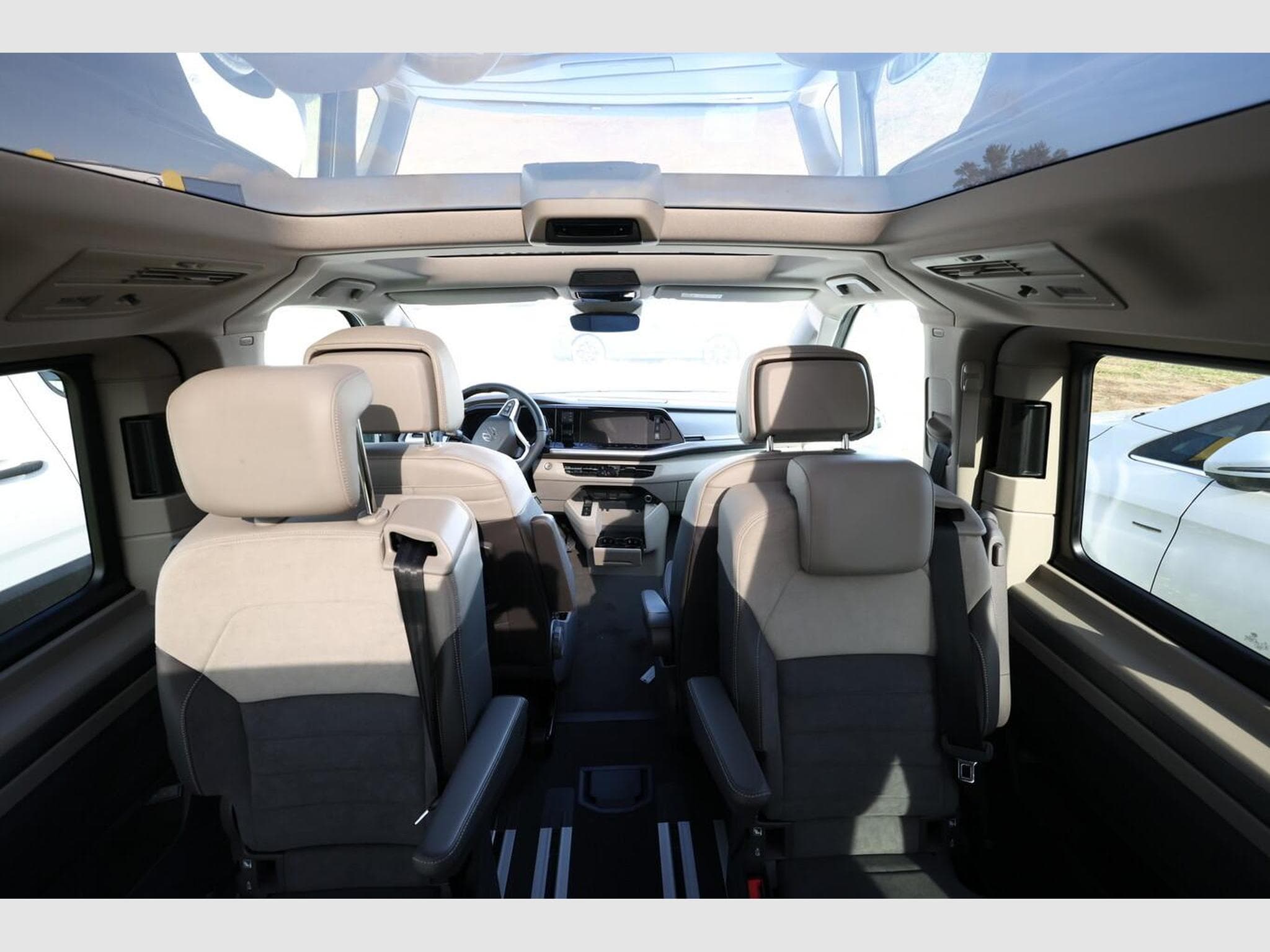 VW T7 LIFE (2026) - Photo 11