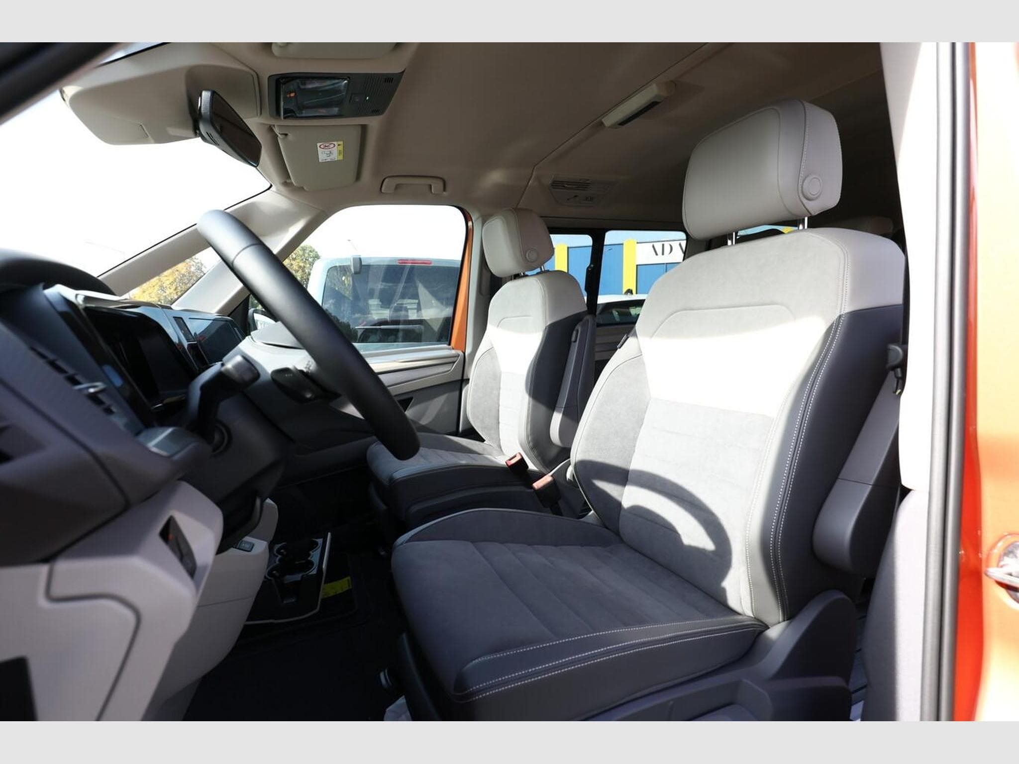 VW T7 LIFE (2026) - Photo 6
