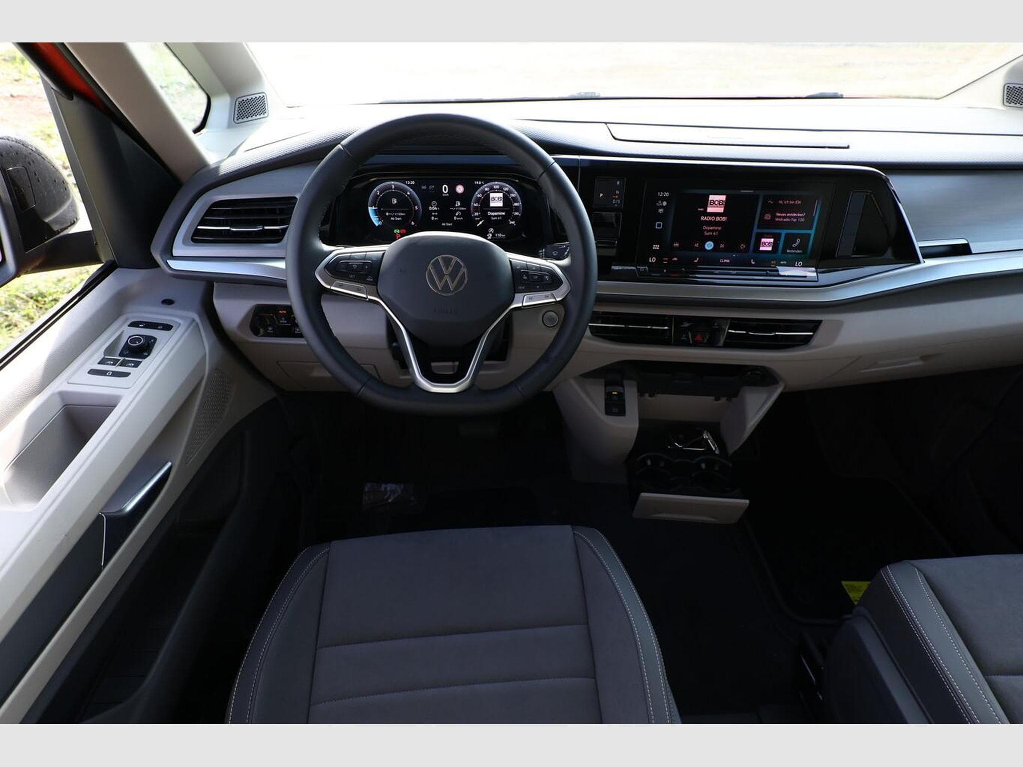 VW T7 LIFE (2026) - Photo 7