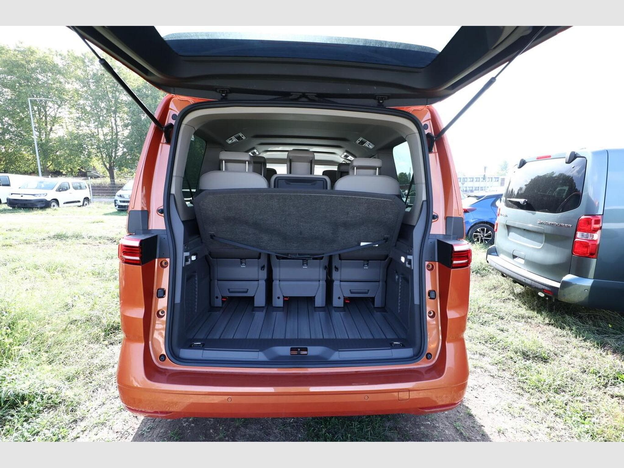 VW T7 LIFE (2026) - Photo 11
