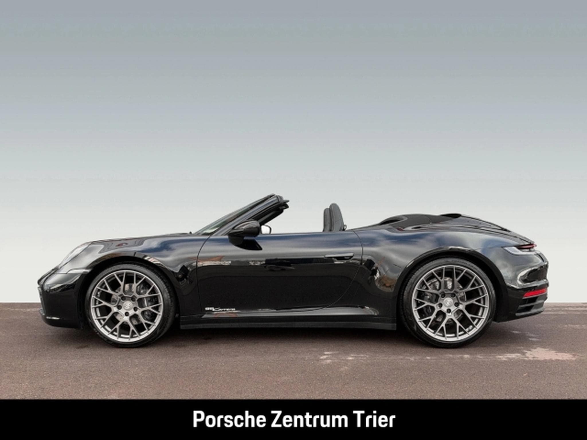 Porsche 992 (911) Carrera Cabriolet (2021) - Photo 2