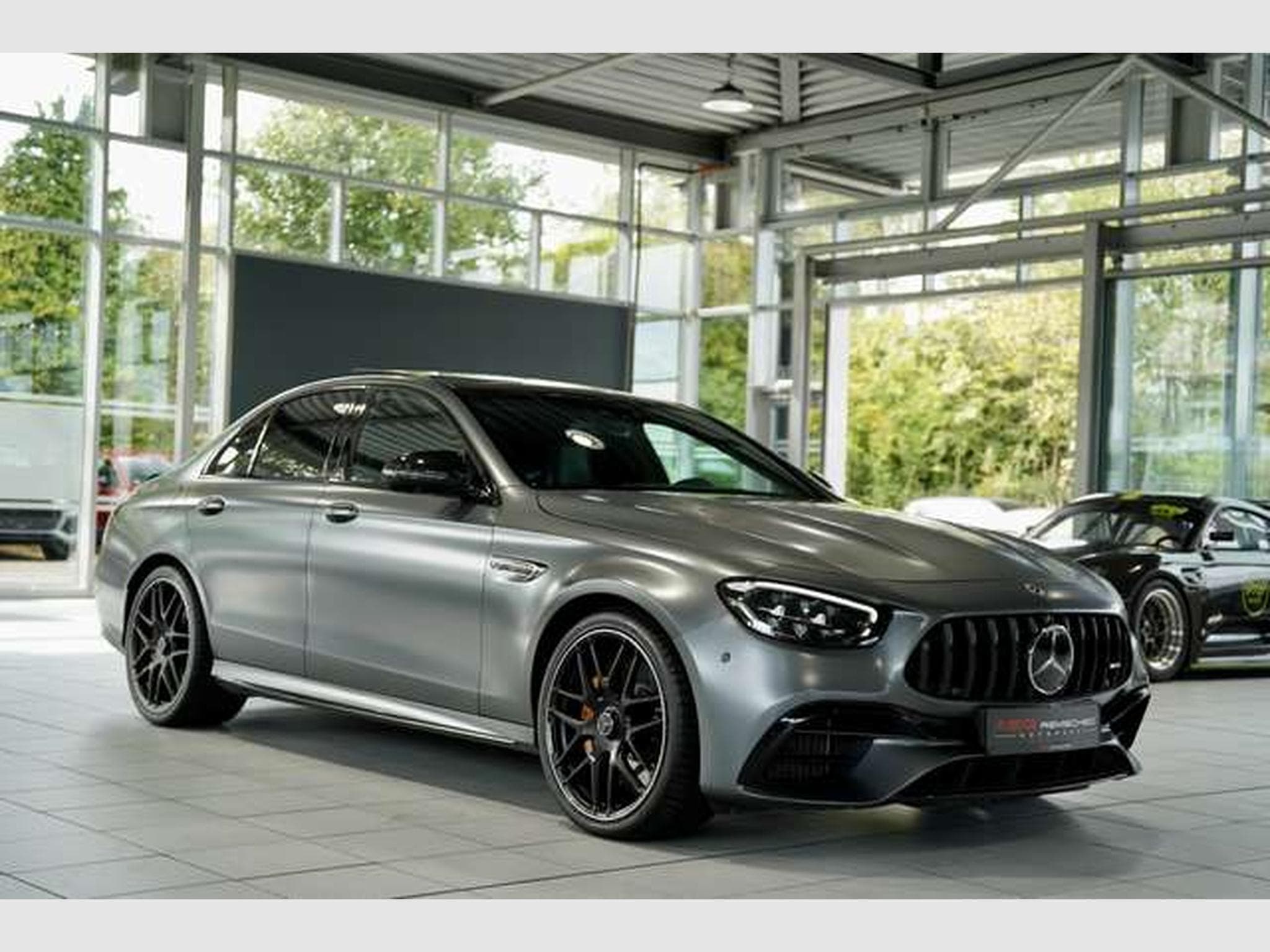Mercedes E 63 AMG S 4M+ Limousine *Schale *Perf-AGA *Pano (2023) - Photo 3