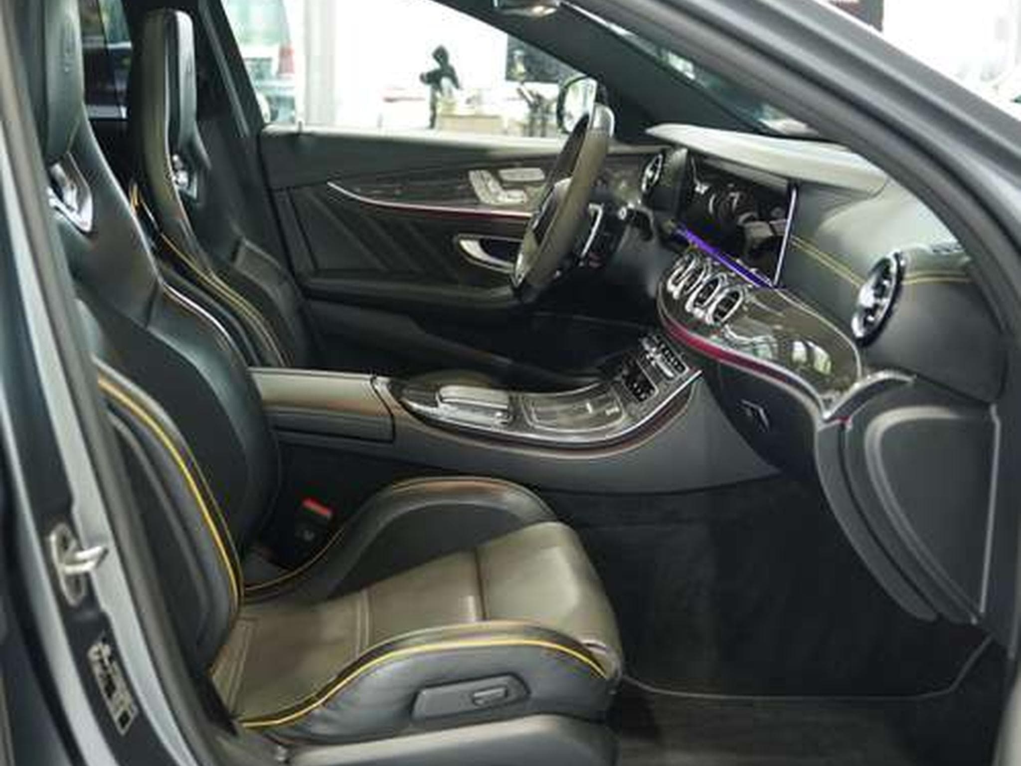 Mercedes E 63 AMG S 4M+ Limousine *Schale *Perf-AGA *Pano (2023) - Photo 32