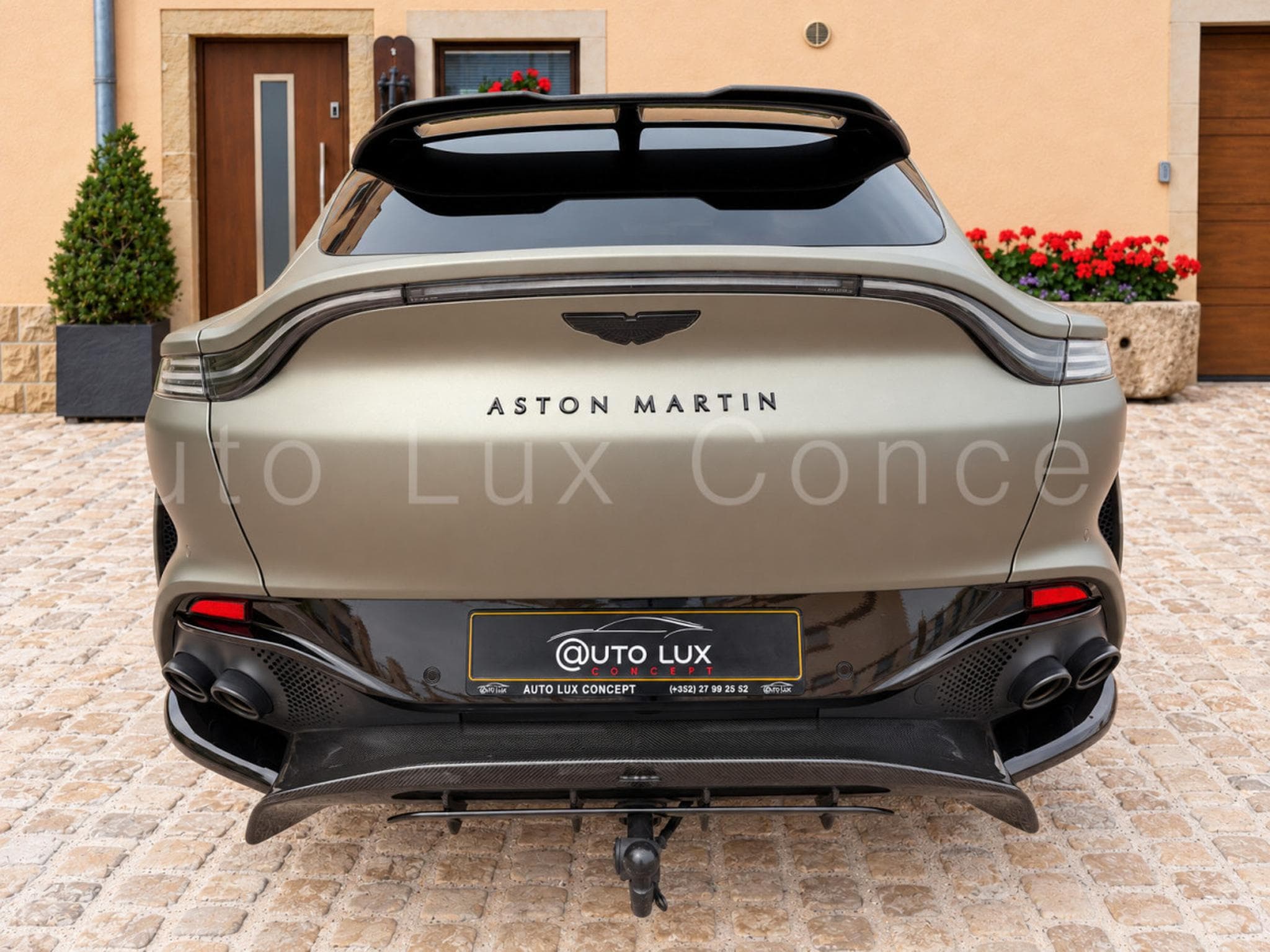 Aston-Martin DBX 707 (2022) - Photo 5