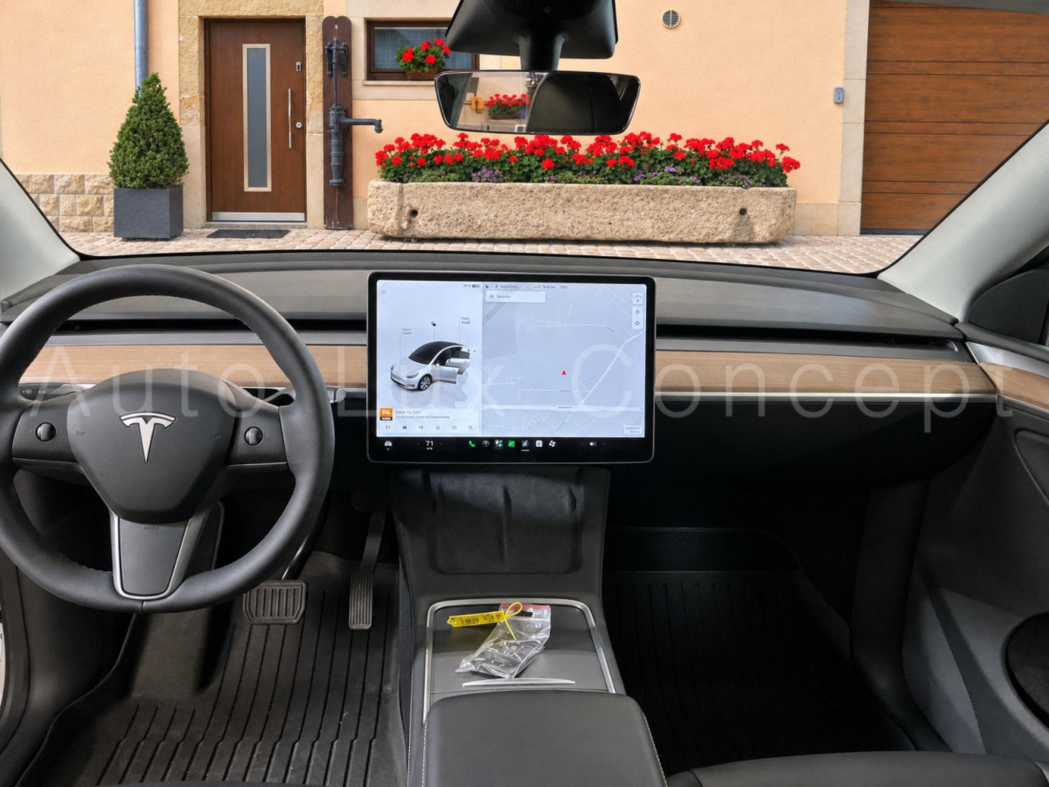 Tesla Model Y Long Range Dual Motor AWD (2023) - Photo 5