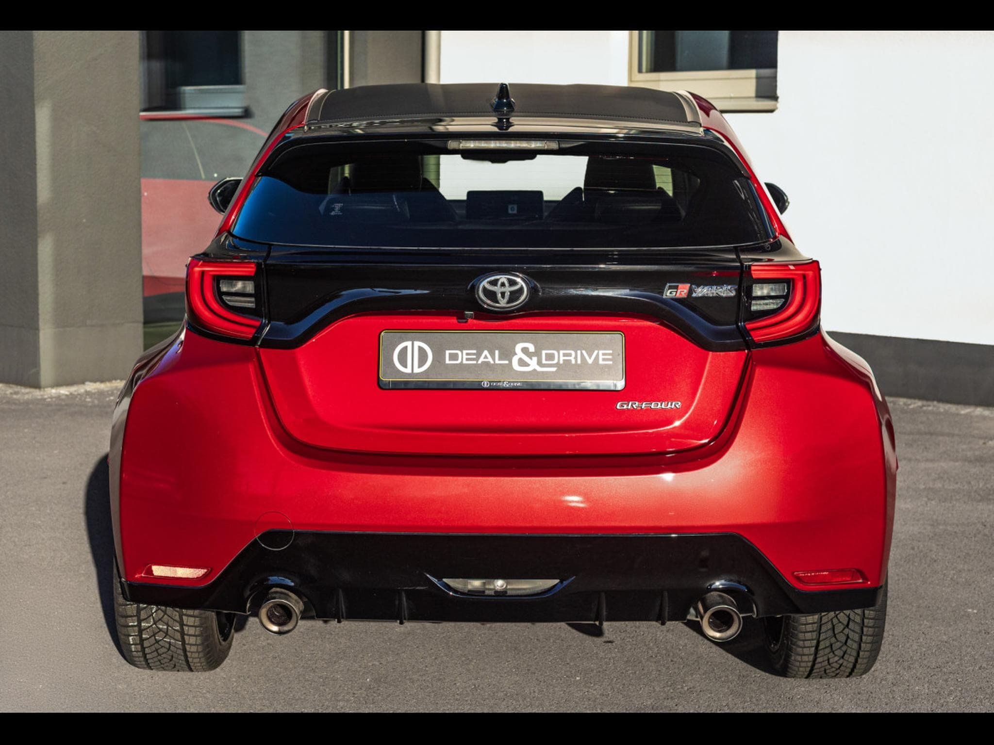 Toyota Yaris GR-FOUR 1.6L TURBO HIGH PERFORMANCE - MANUAL 6 - KARMINA-ROT (2022) - Photo 4