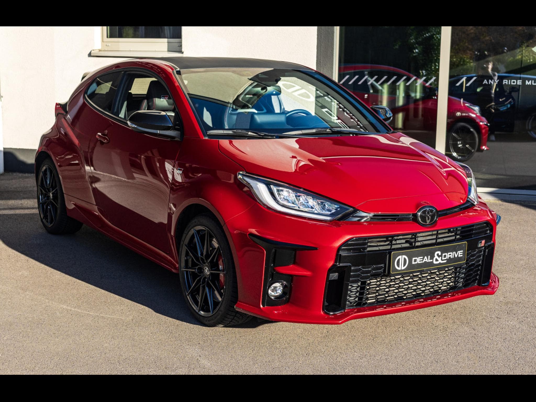 Toyota Yaris GR-FOUR 1.6L TURBO HIGH PERFORMANCE - MANUAL 6 - KARMINA-ROT (2022) - Photo 6