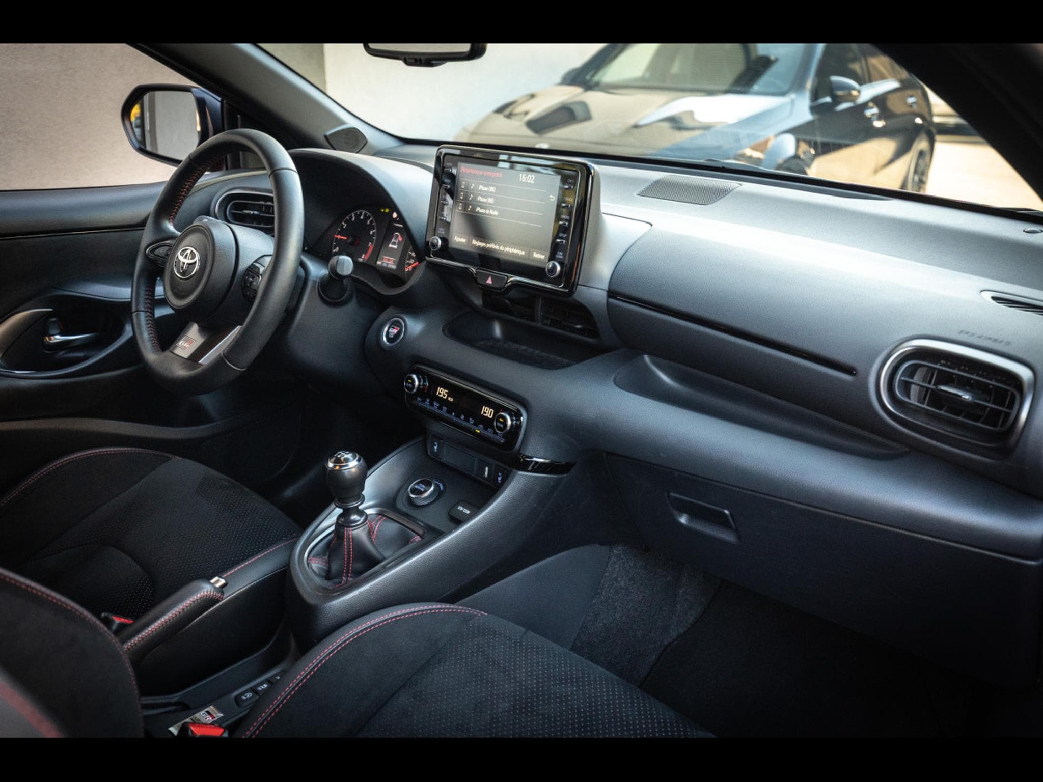 Toyota Yaris GR-FOUR 1.6L TURBO HIGH PERFORMANCE - MANUAL 6 - KARMINA-ROT (2022) - Photo 14