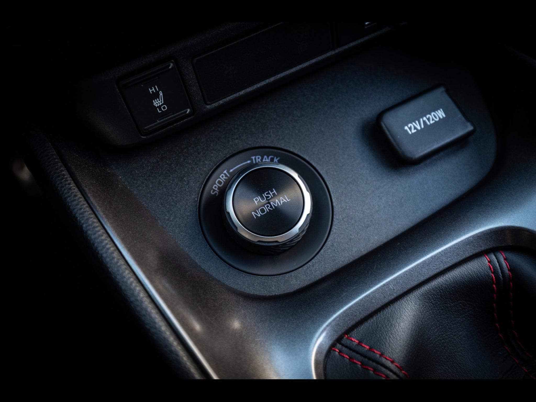 Toyota Yaris GR-FOUR 1.6L TURBO HIGH PERFORMANCE - MANUAL 6 - KARMINA-ROT (2022) - Photo 21