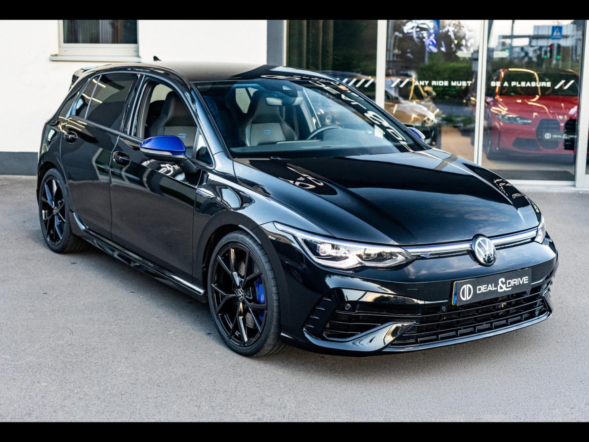 VW Golf R 2.0 TSI DSG7 4MOTION 20 YEARS - PACK R-PERFORMANCE - AKRAP (2024) - Foto 6