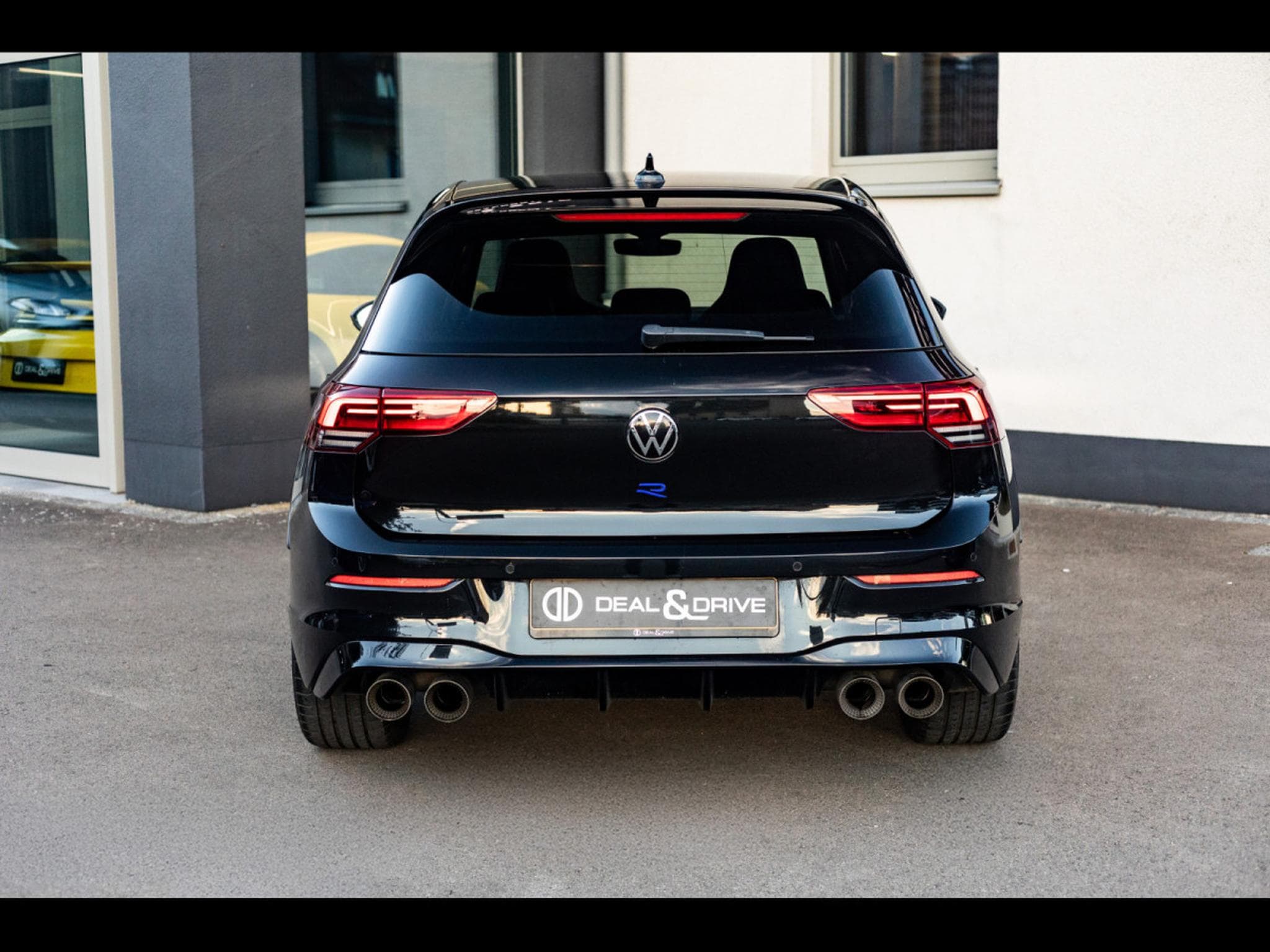 VW Golf R 2.0 TSI DSG7 4MOTION 20 YEARS - PACK R-PERFORMANCE - AKRAP (2024) - Foto 4