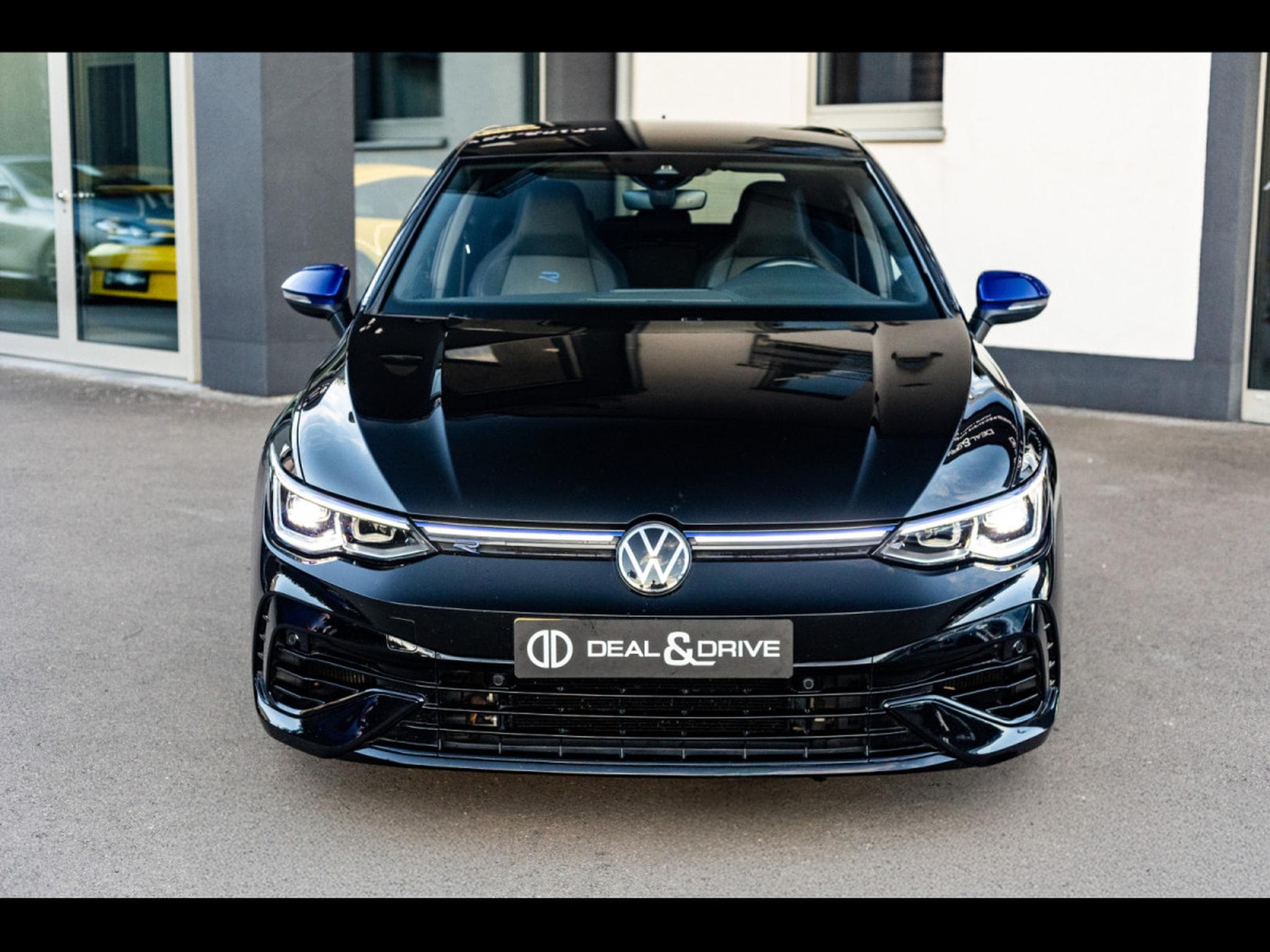 VW Golf R 2.0 TSI DSG7 4MOTION 20 YEARS - PACK R-PERFORMANCE - AKRAP (2024) - Foto 5
