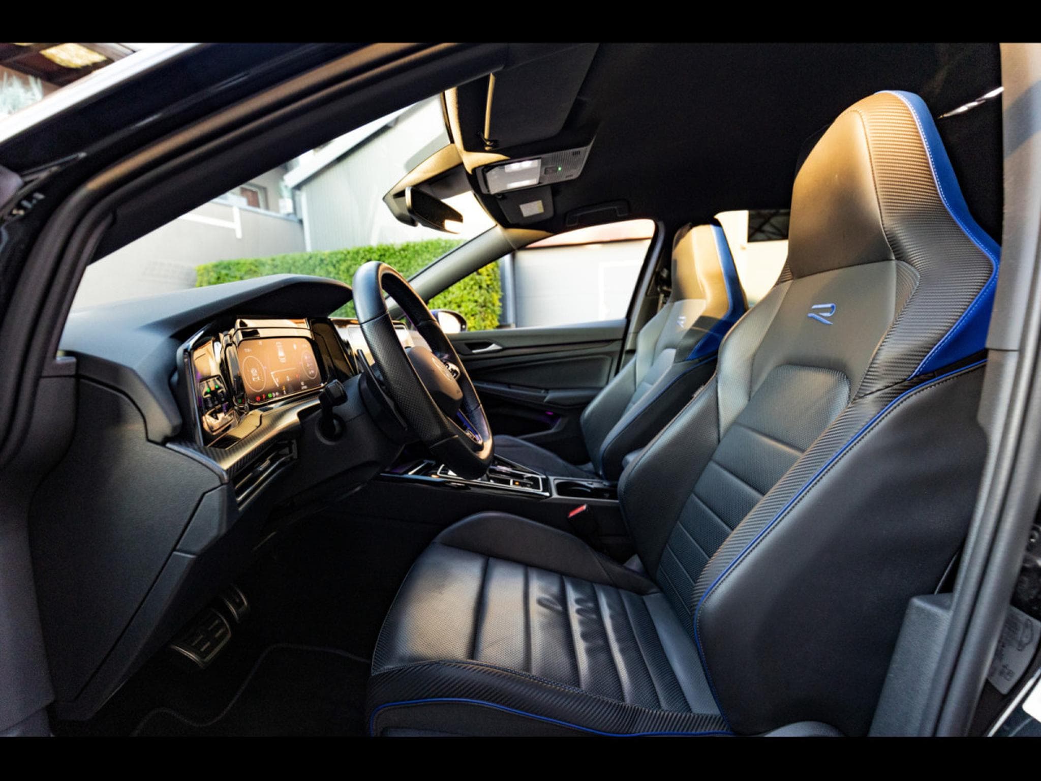 VW Golf R 2.0 TSI DSG7 4MOTION 20 YEARS - PACK R-PERFORMANCE - AKRAP (2024) - Foto 13
