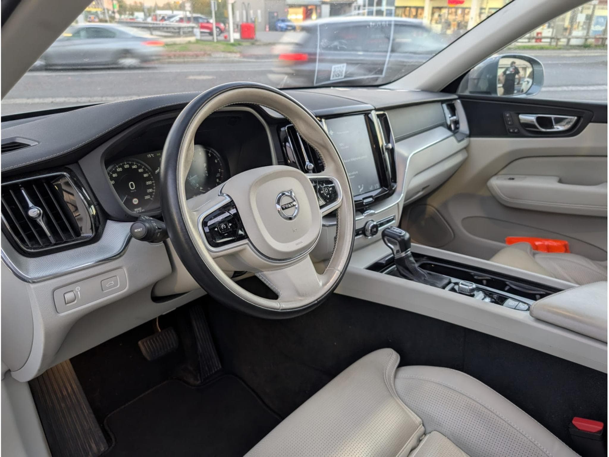 Volvo XC60 250CV Inscription (2018) - Photo 7