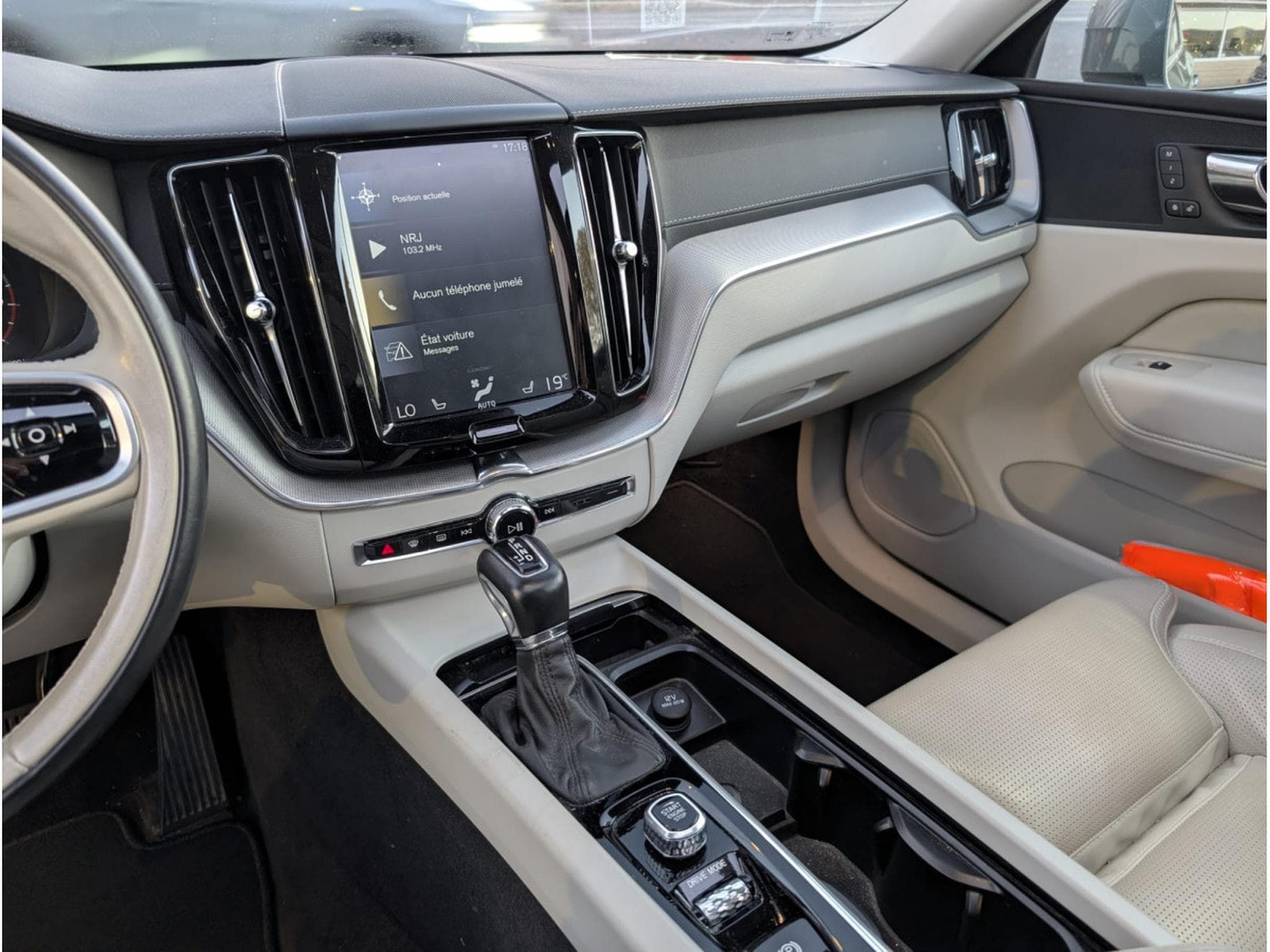 Volvo XC60 250CV Inscription (2018) - Photo 11