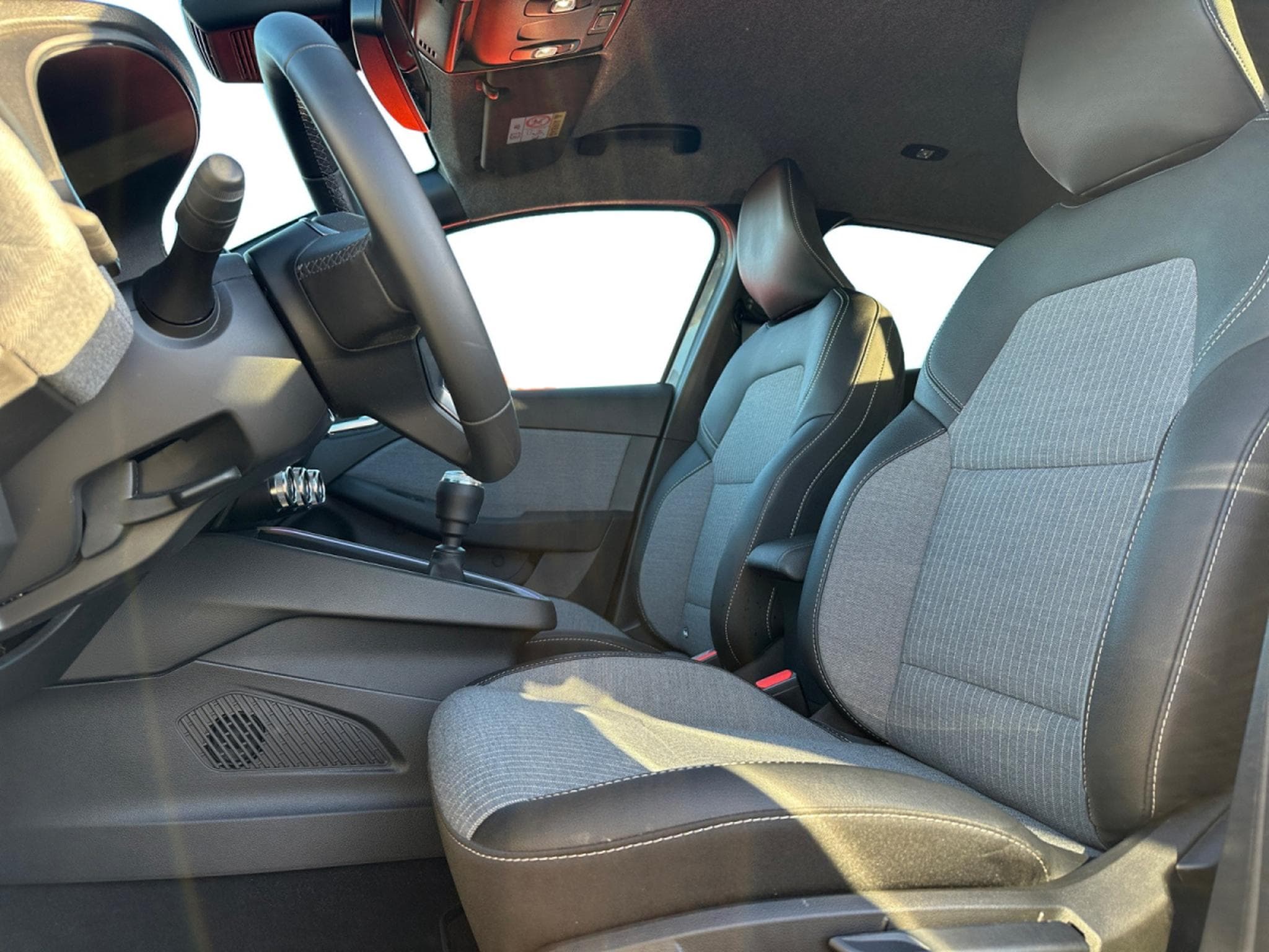 Renault Clio 1.0 TCe Techno (2025) - Photo 7