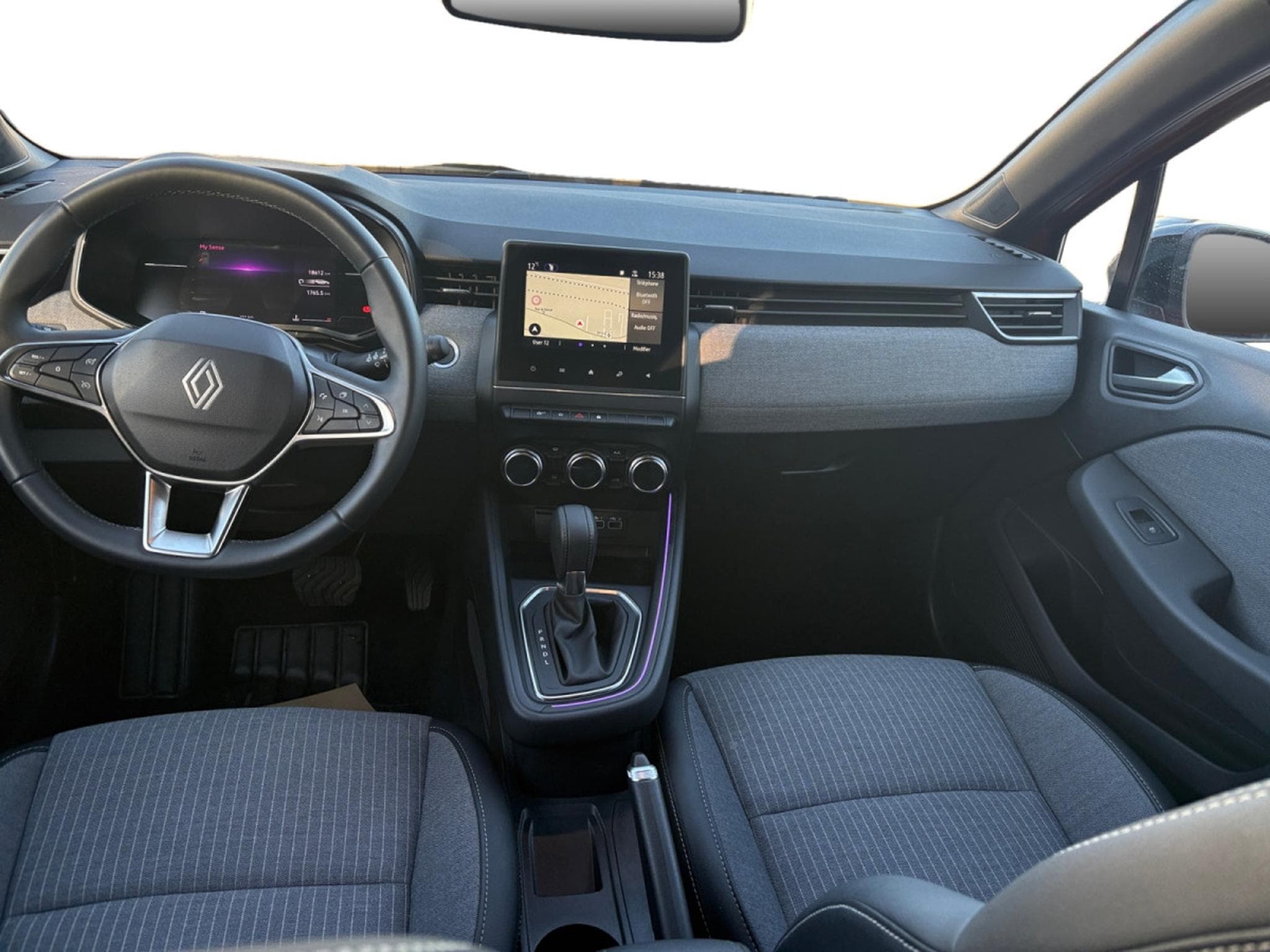 Renault Clio 1.0 TCe Techno X-Tronic (2025) - Photo 9
