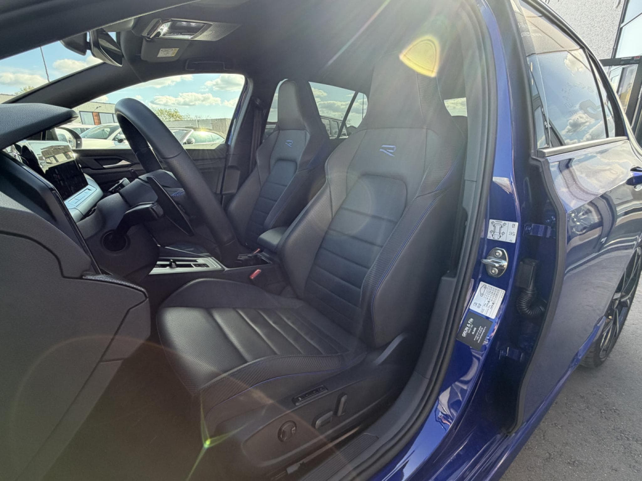 VW Golf R Golf VIII Lim. R PERFORMANCE 4MOTION/ACC/NAVI/VMAX/NAPPA.. (2021) - Foto 9