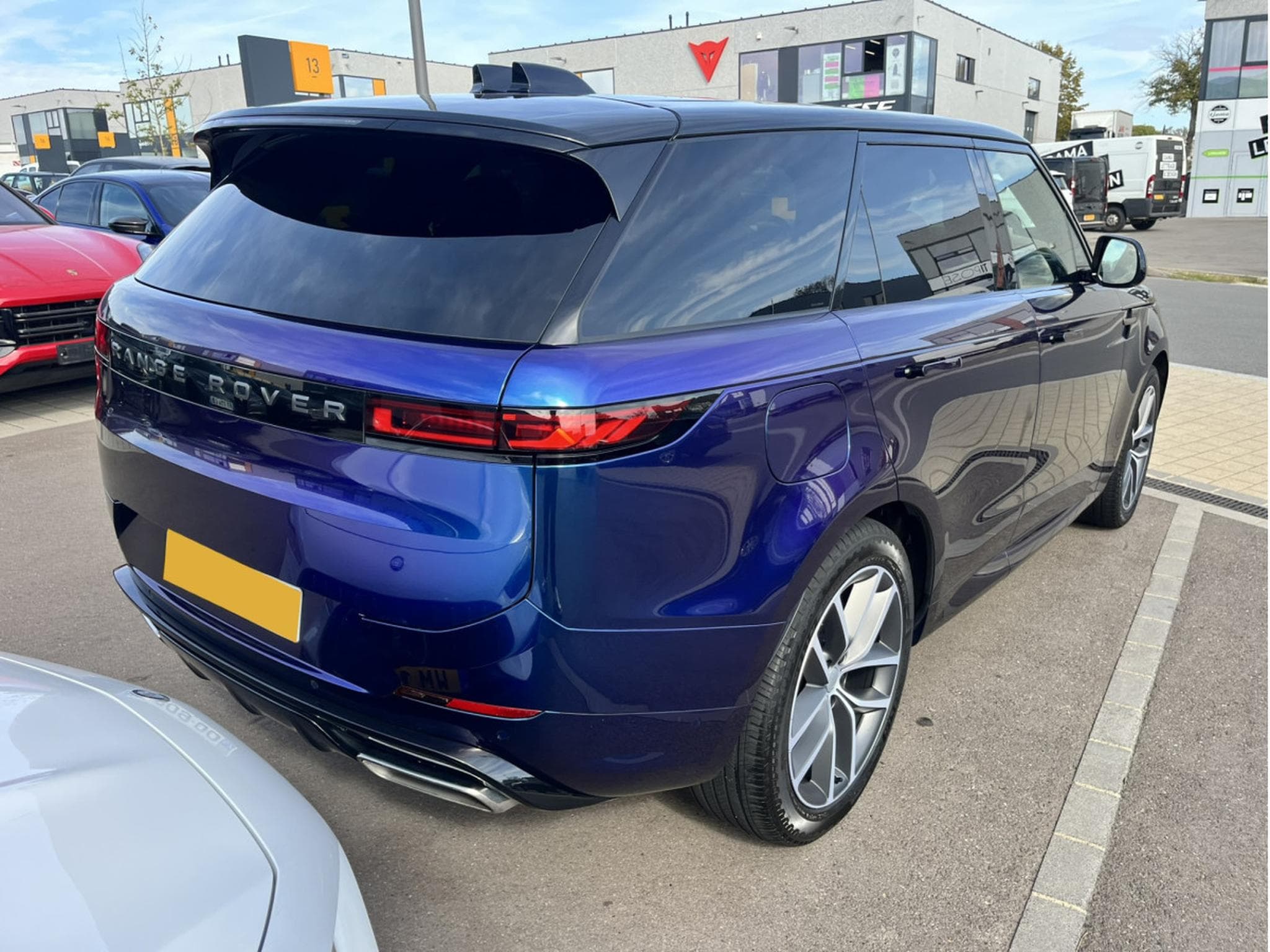 Land-Rover Range Rover Sport P550e AUTOBIOGRAPHY (2024) - Foto 3