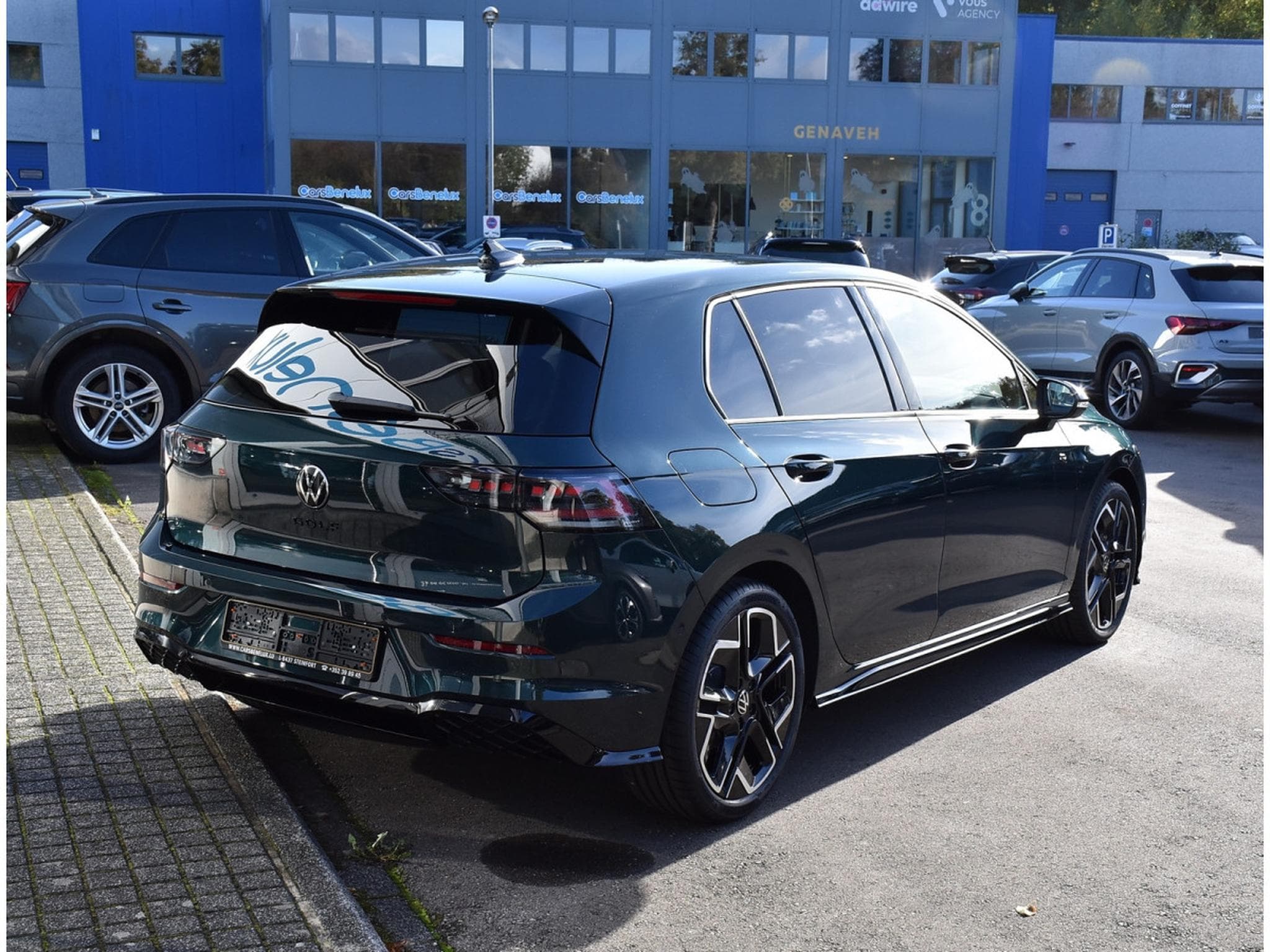 VW Golf 1.5 eTSI R-Line DSG ACC TRAVEL SIDE PARK CAM KEYLESS NEUVE (2026) - Photo 4