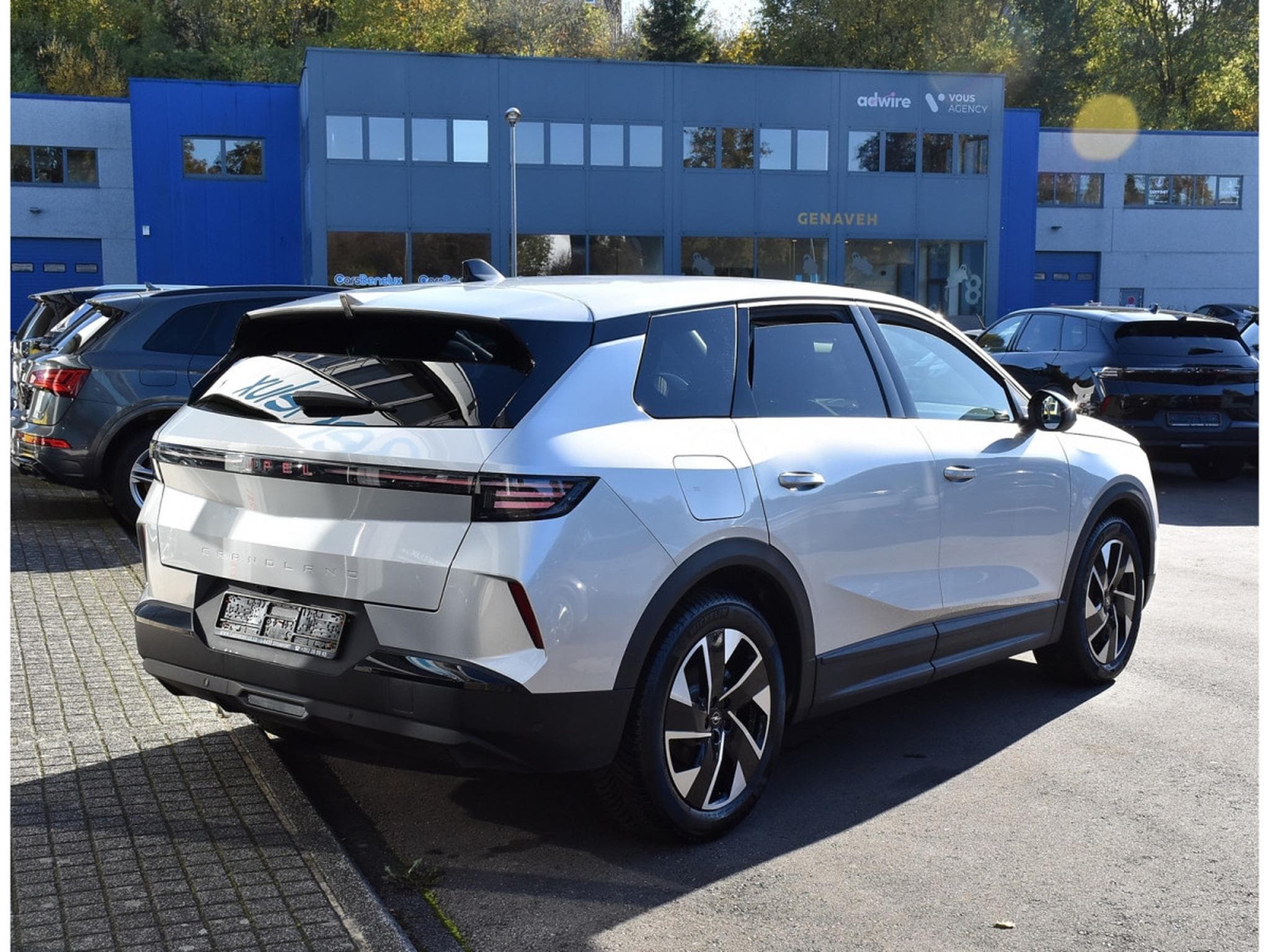 Opel Grandland 1.2 Hybrid 145 e-DCT6 GS ACC ANGLE MORT HUD CAM360 1° MAIN (2025) - Photo 4