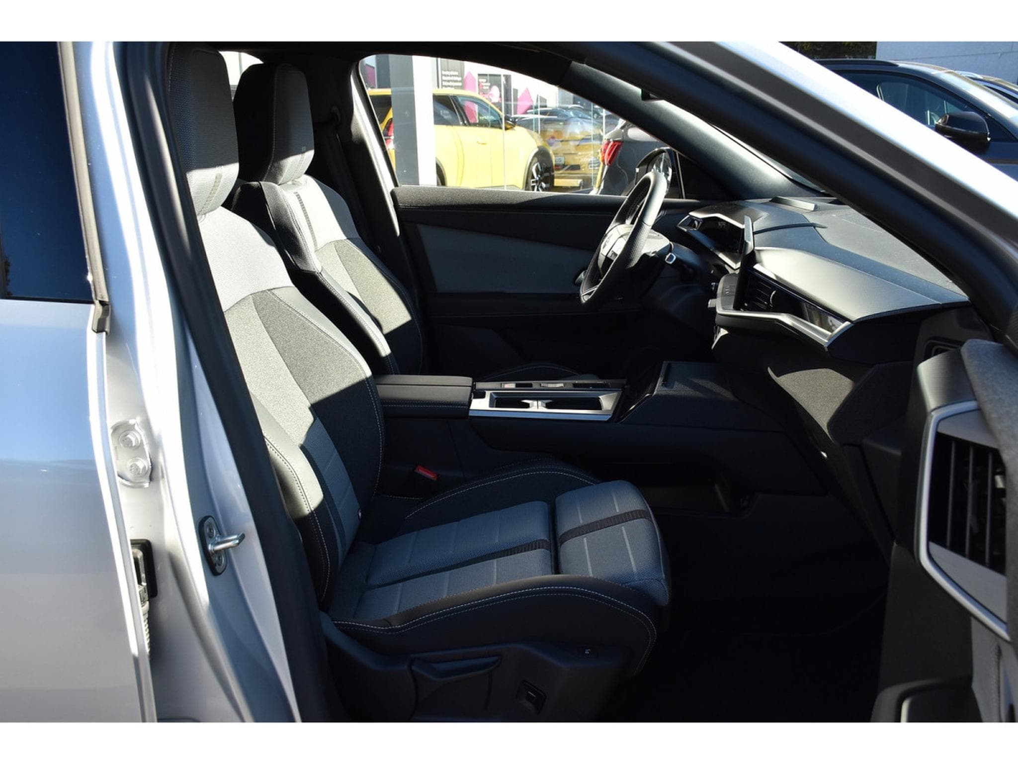 Opel Grandland 1.2 Hybrid 145 e-DCT6 GS ACC ANGLE MORT HUD CAM360 1° MAIN (2025) - Photo 7