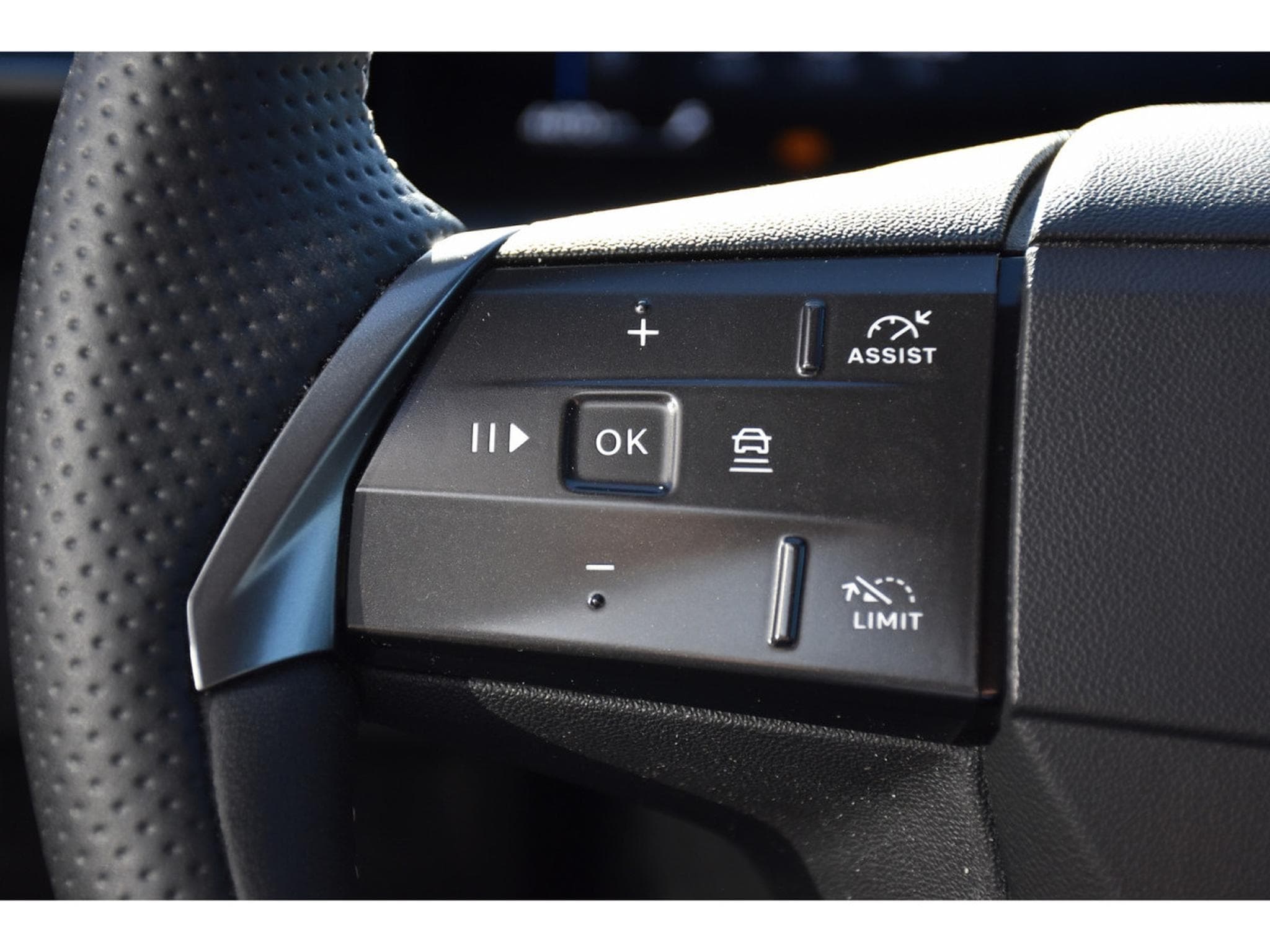 Opel Grandland 1.2 Hybrid 145 e-DCT6 GS ACC ANGLE MORT HUD CAM360 1° MAIN (2025) - Photo 23