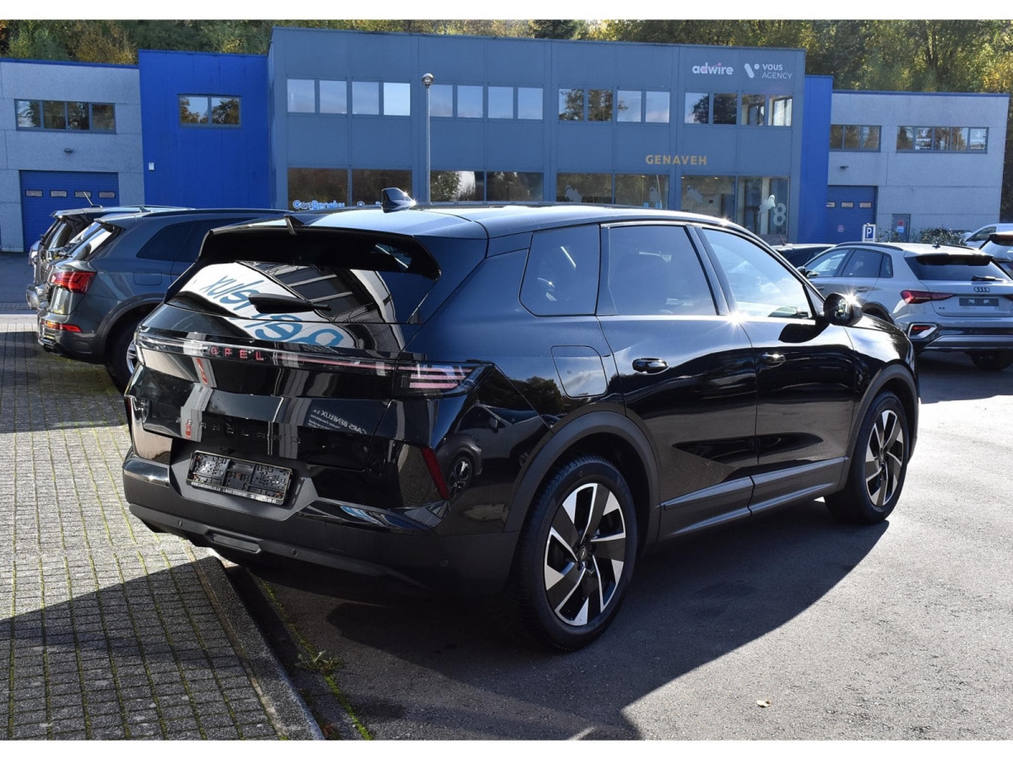Opel Grandland 1.2 Hybrid 145 e-DCT6 GS ACC ANGLE MORT HUD CAM360 1° MAIN (2025) - Photo 4