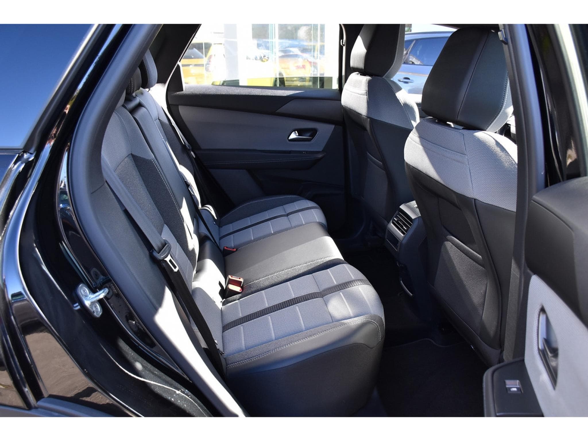 Opel Grandland 1.2 Hybrid 145 e-DCT6 GS ACC ANGLE MORT HUD CAM360 1° MAIN (2025) - Photo 8